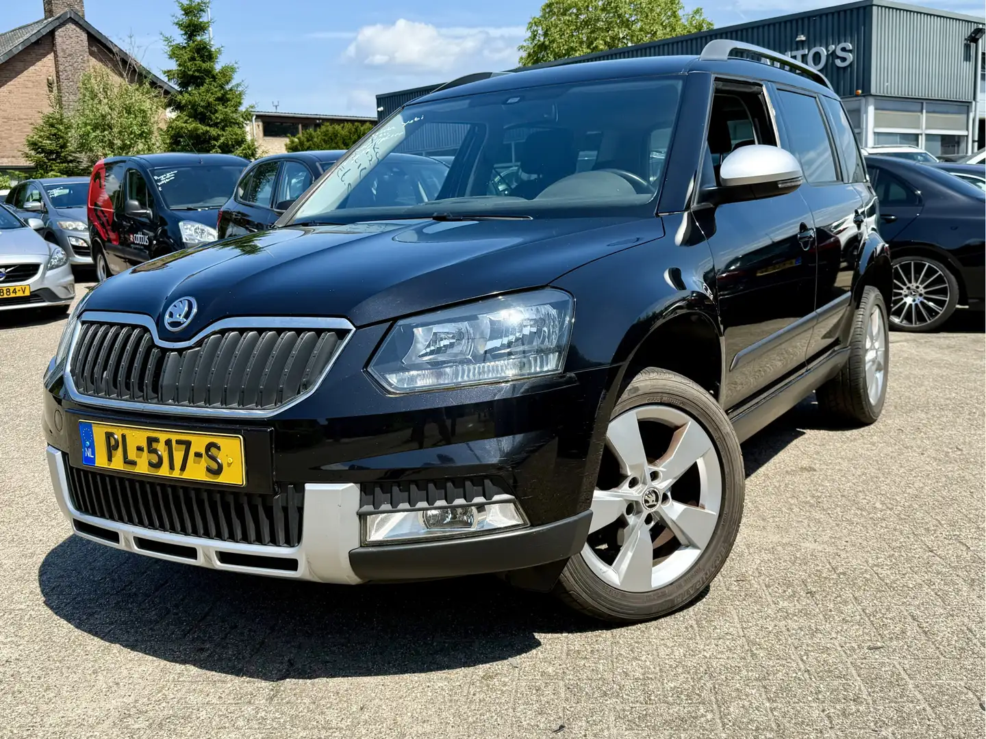 Skoda Yeti TSI GREENTECH JOY NAVI/AIRCO/CRUISE/PDC/LMV Zwart - 1