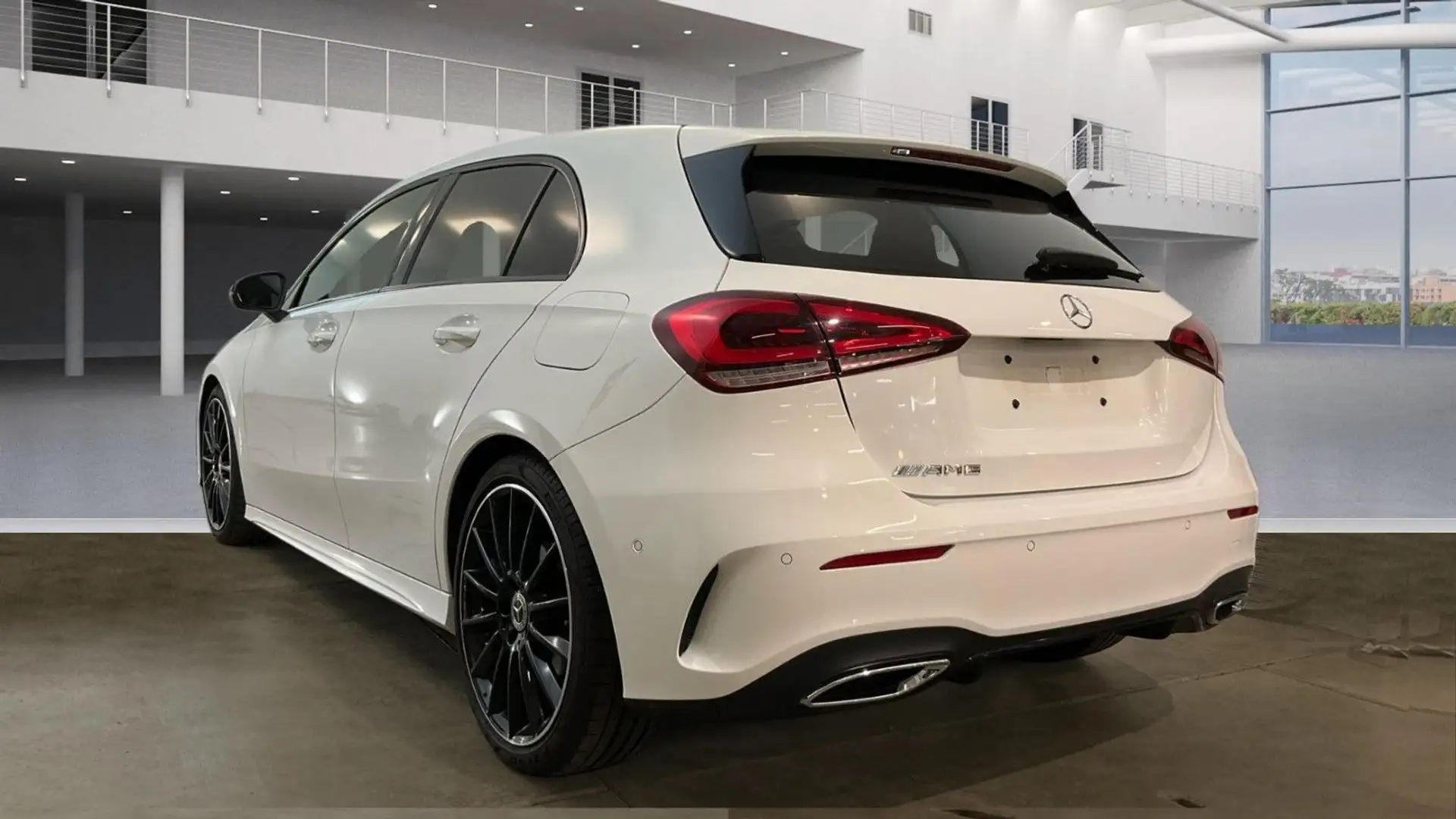 Mercedes-Benz A 200 d AMG LED BiColor-Leder AHK Ambi Nav Kamera Weiß - 2