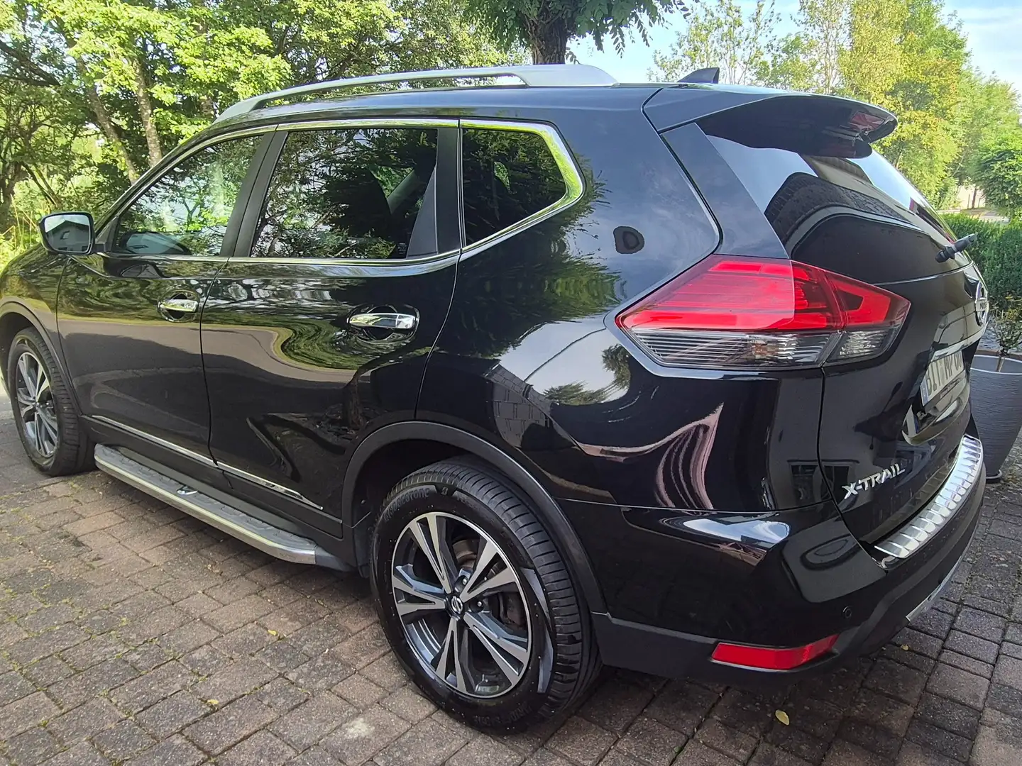 Nissan X-Trail X-Trail 2.0 dCi ALL-MODE 4x4i XtronicN-Connecta Schwarz - 1