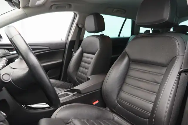 Opel Insignia view 8