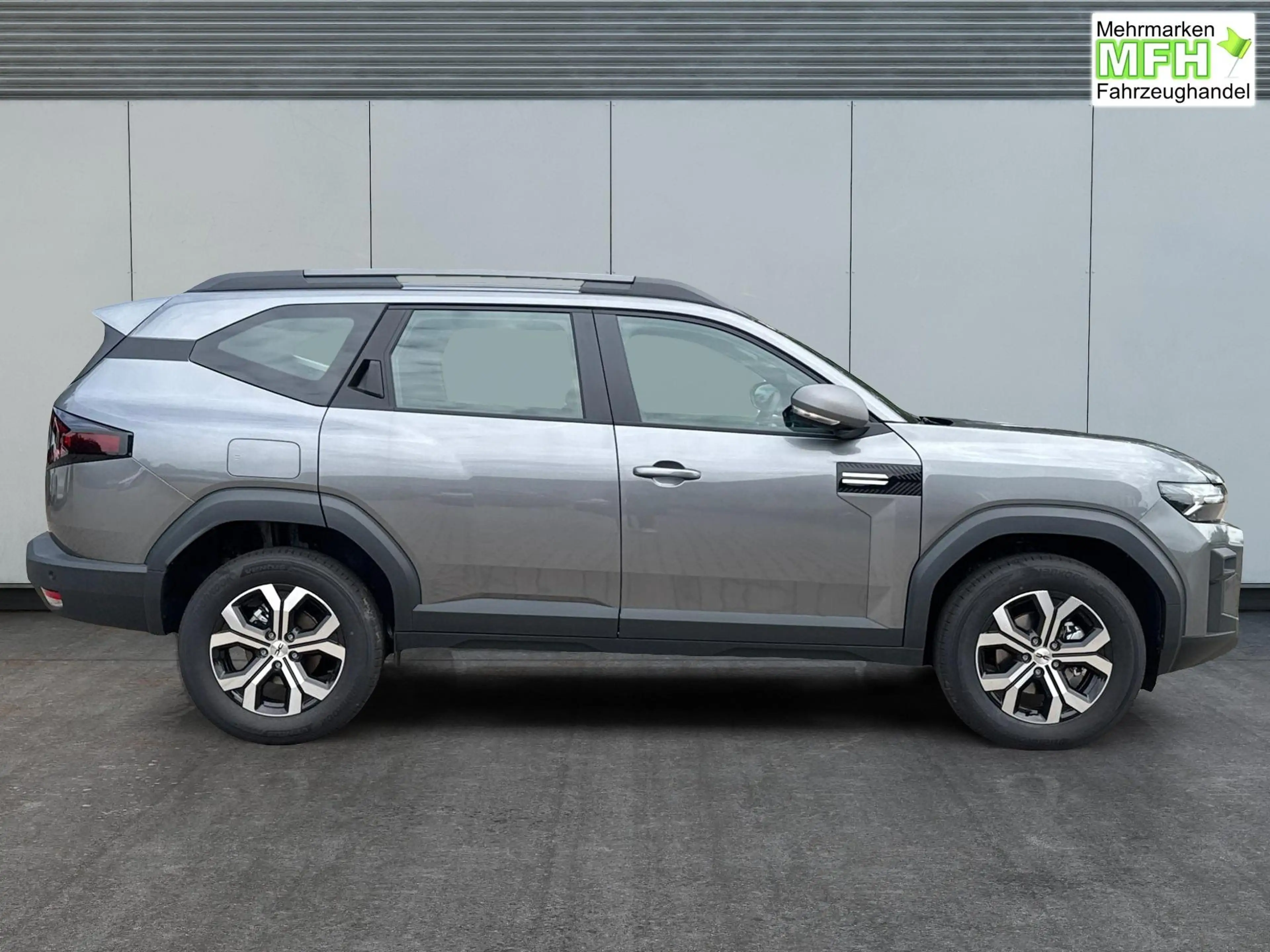 Dacia Bigster Expression SHZ+KLIMA+PDC+KAMERA+LED+17" ALU Hyb... — photo 2