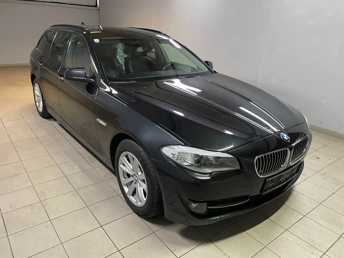 BMW 525 525 d xDrive Schwarz - 2