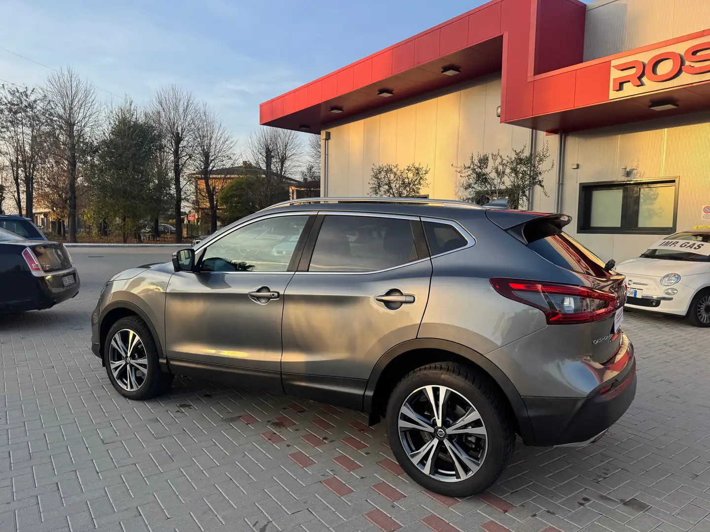 Nissan Qashqai 1.6dci N-Connecta 2wd 130cv xtronic UNIPRO Gris - 2