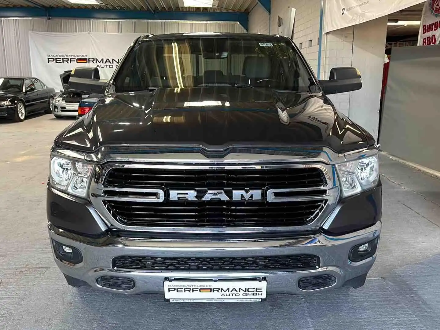 Dodge RAM Big Horn 5,7 Hemi Top AHK Grau - 1