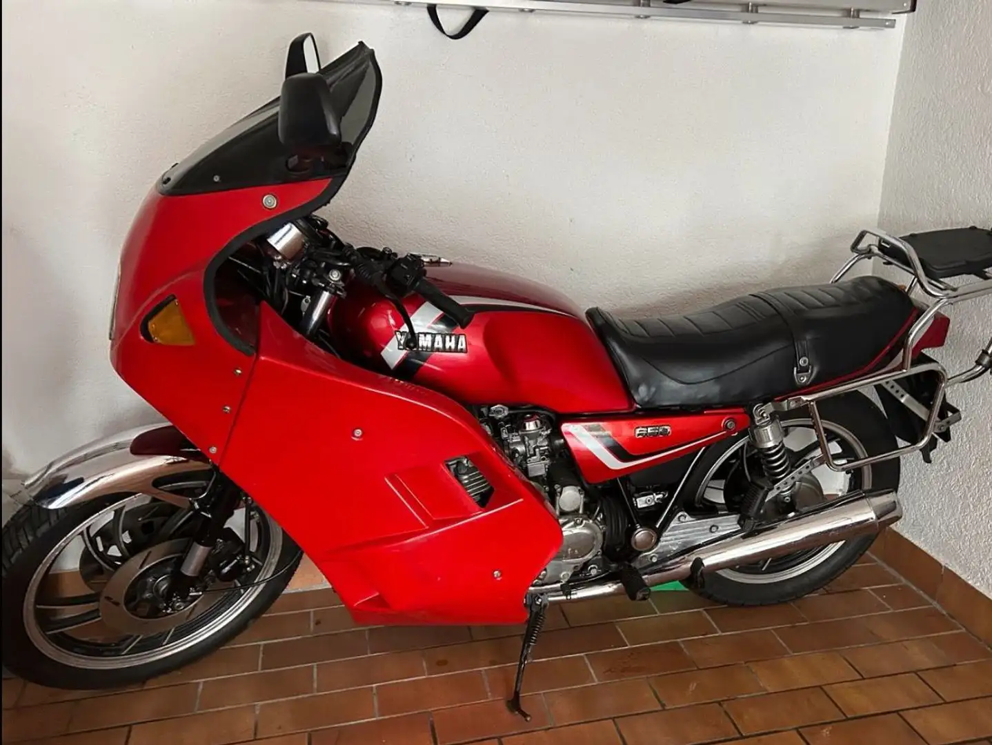 Yamaha XJ 650 crvena - 1