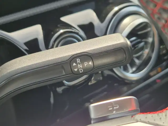 Mercedes-Benz Cla Class view 10