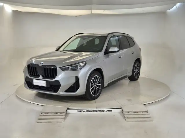 BMW X1 main image