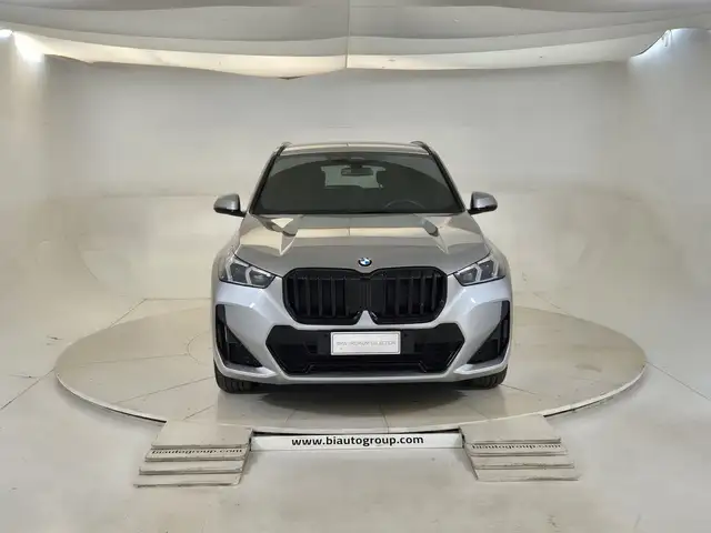 BMW X1 view 3