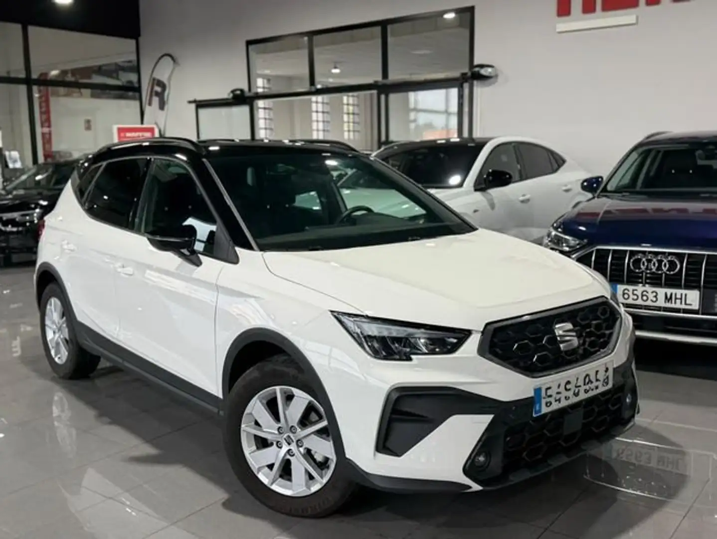 SEAT Arona 1.0 TSI 85kW (115CV) Start&Stop Style+ Blanco - 2