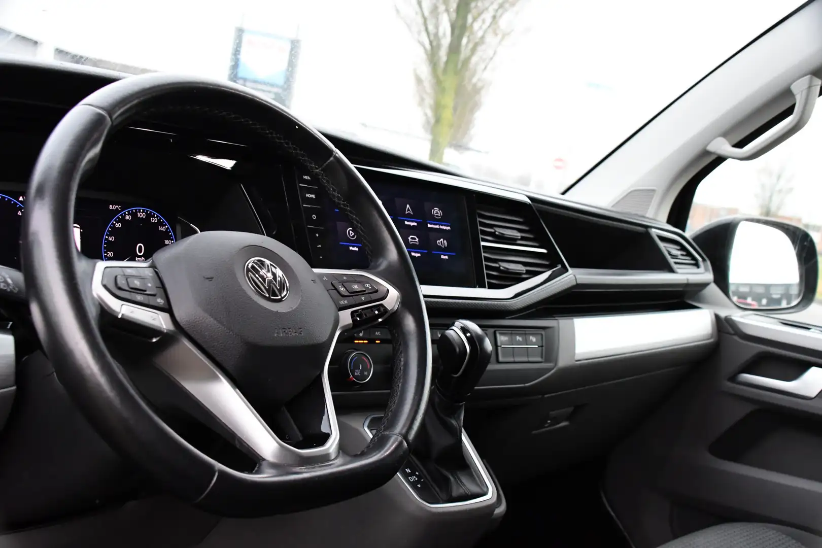 Volkswagen T6.1 Transporter 2.0 TDI L1H1 Bulli Black Edition Virtual, Adaptiev Nero - 2