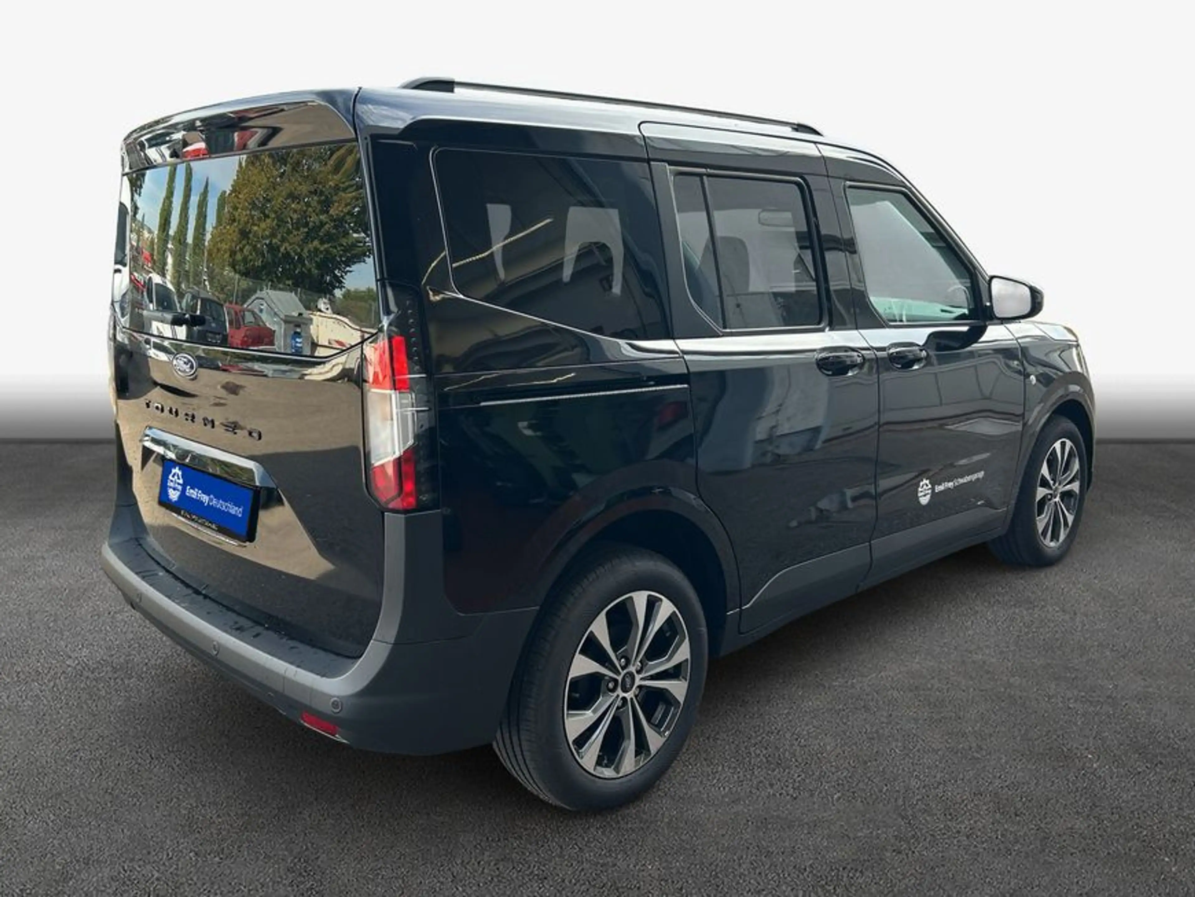 Ford Tourneo Courier 1.0 EcoBoost Aut. TITANIUM — photo 2