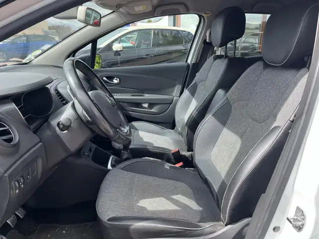 Renault Captur view 3