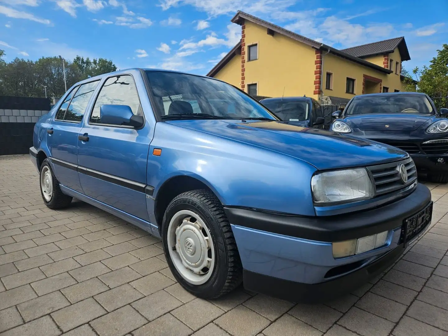 Volkswagen Vento GL Oldtimer-Zulassung Blauw - 1