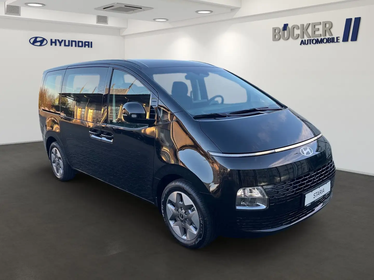 Hyundai STARIA 9 Sitzer MY25 HEV 1.6 T-GDI TREND EasyPak Schwarz - 2
