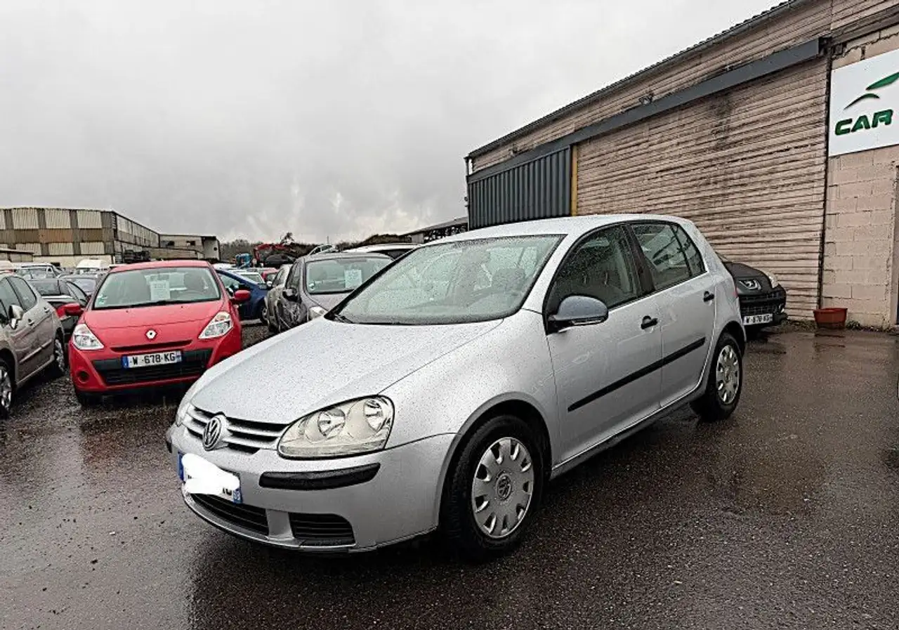 Volkswagen Golf V 1.9 TDI 105CH TREND 5P