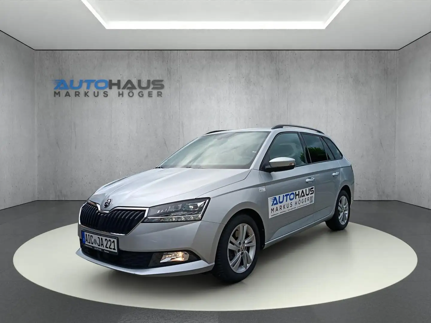 Skoda Fabia 1.0 TSI Combi STYLE+DSG+ACC+LED+KEYLESS+KAMERA Plateado - 1