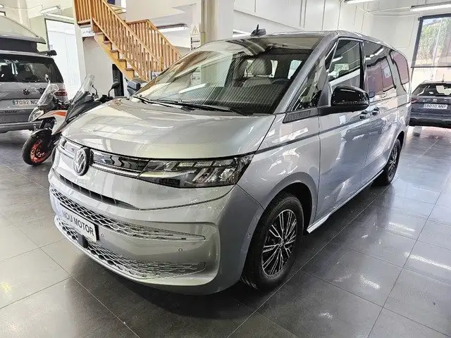 Volkswagen T7 Multivan 2.0TDI Batalla Larga Life DSG 110kW