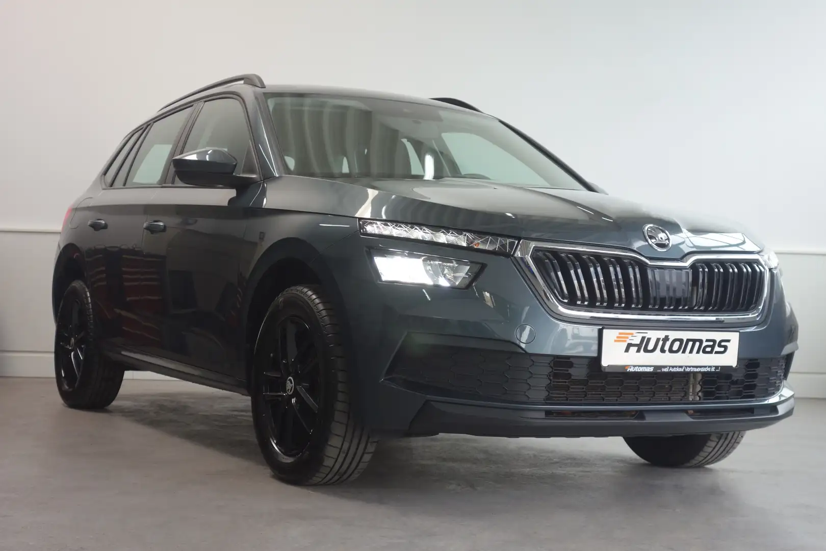 Skoda Kamiq Active DSG AHK Klima SHZ PDC Alu Grau - 2