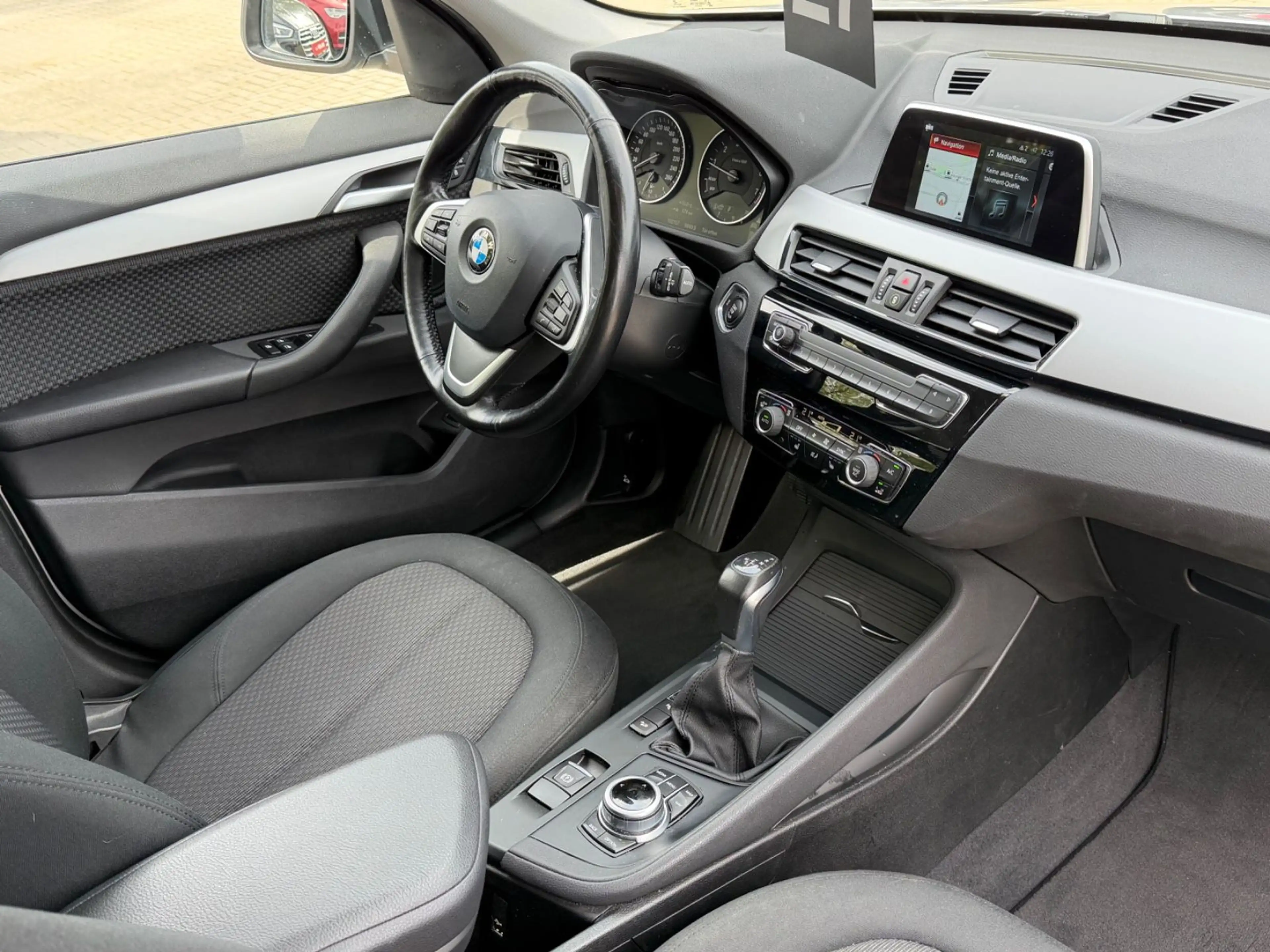 BMW X1 xDrive 20i Advantage LED*NAVI*MEMORY*STOP&GO — photo 15