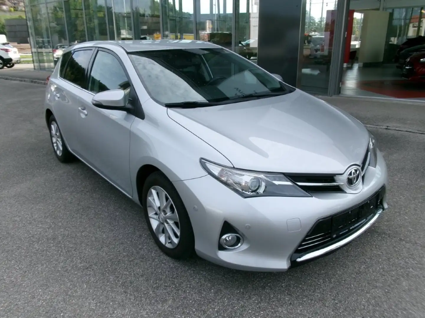 Toyota Auris Auris 1,33 dVVT-i Lounge !!! TOPGEBRAUCHTER !!! Silber - 1