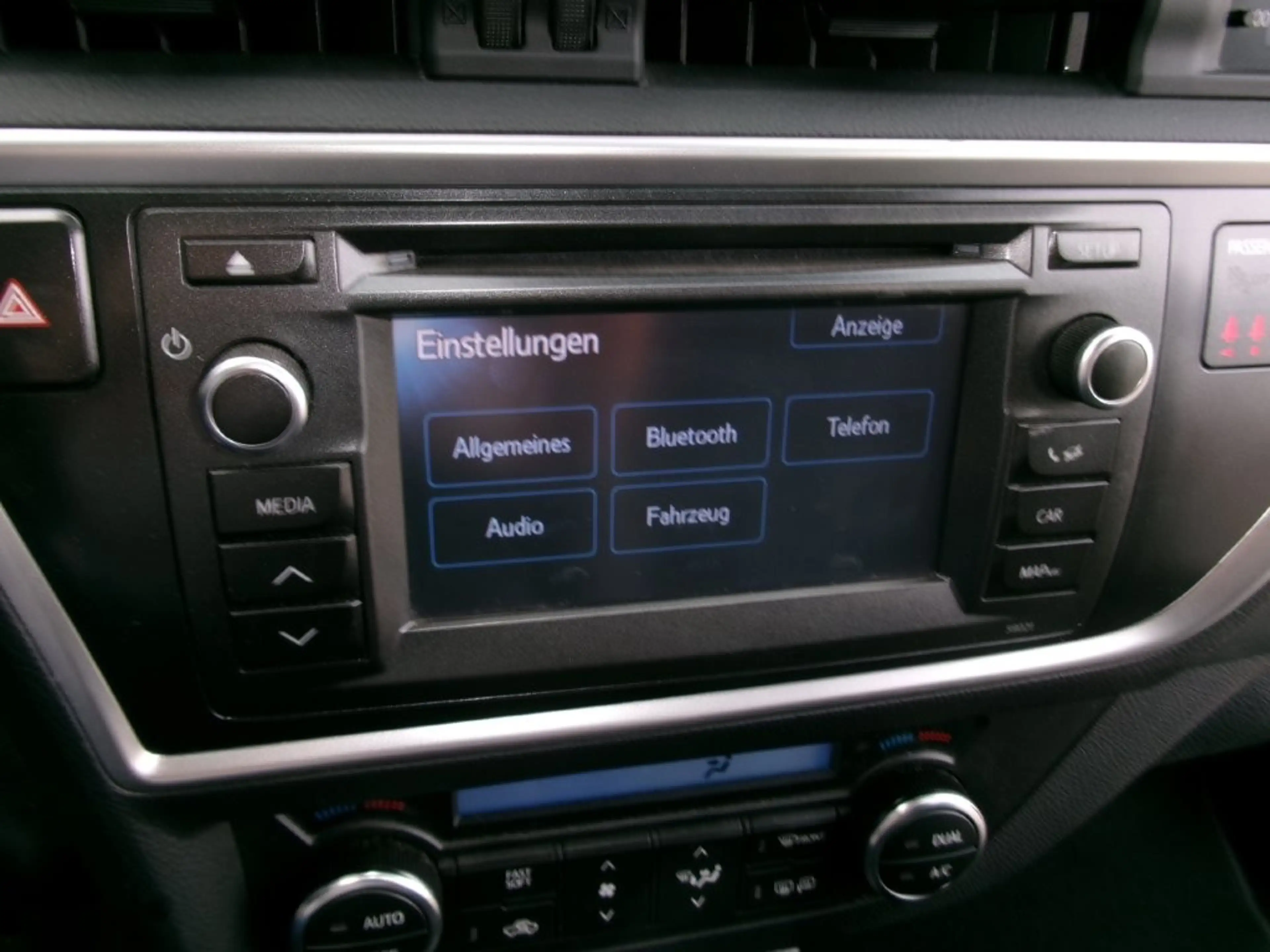 Toyota Auris Auris 1,33 dVVT-i Lounge !!! TOPGEBRAUCHTER !!! — photo 14