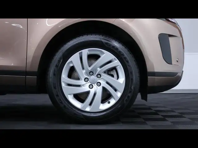 Land Rover Range Rover Evoque view 10