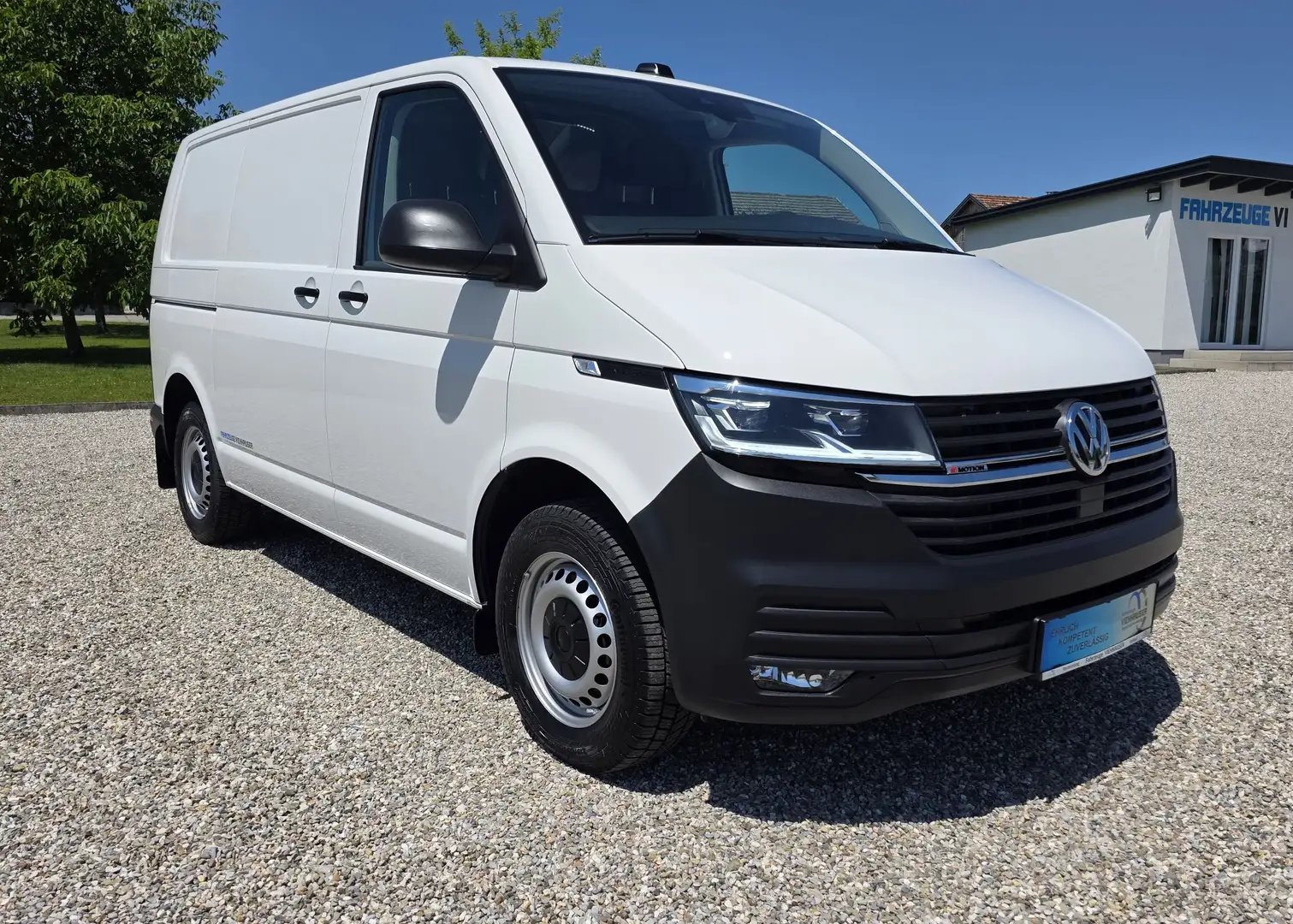 Volkswagen T6.1 Transporter 4MOTION mit Top Ausstattung Weiß - 2