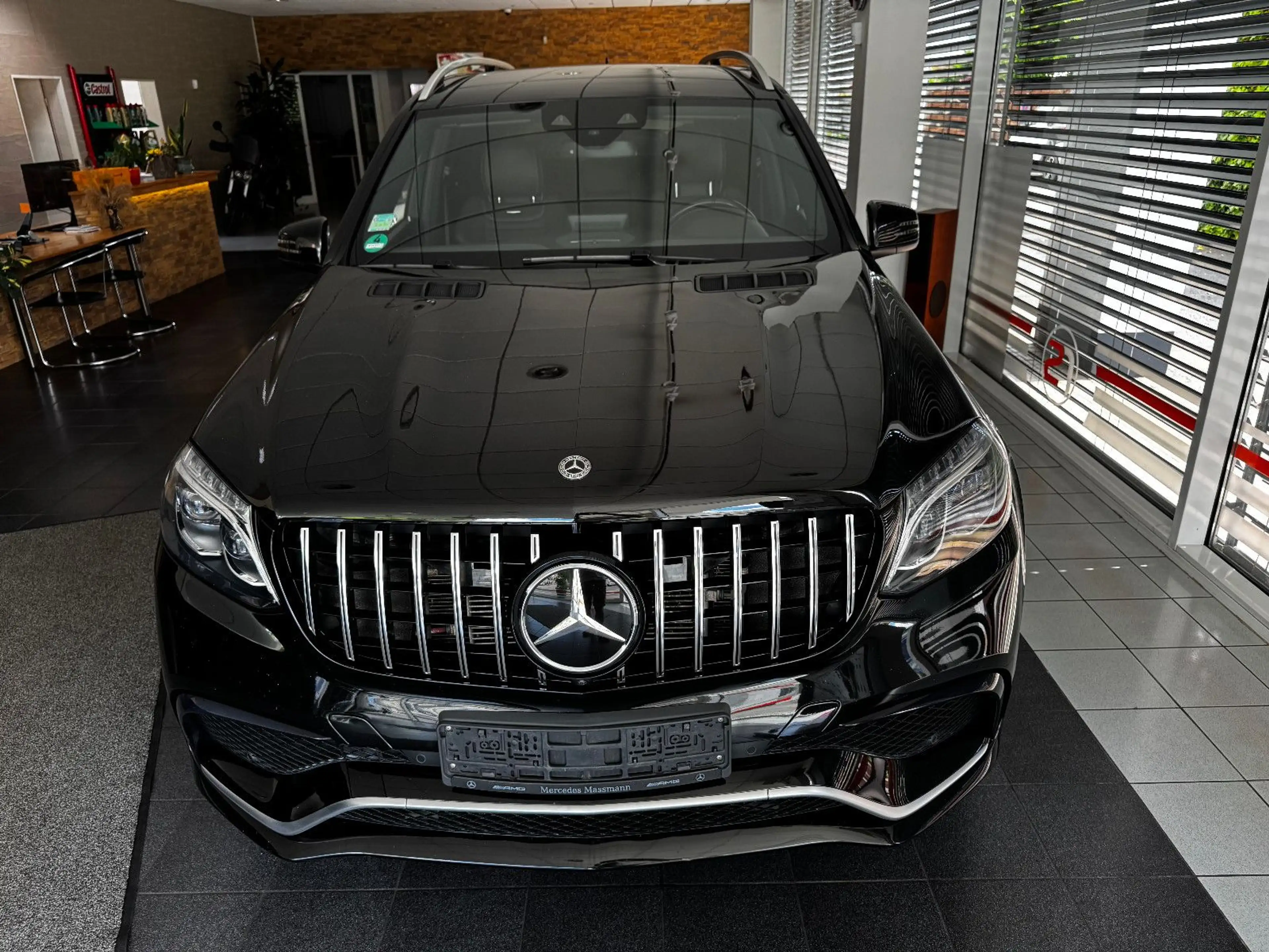 Mercedes-Benz GLS 63 AMG AMG 4M-TV+STANDHZG+PANO+FOND TV+DISTRONIC — photo 3