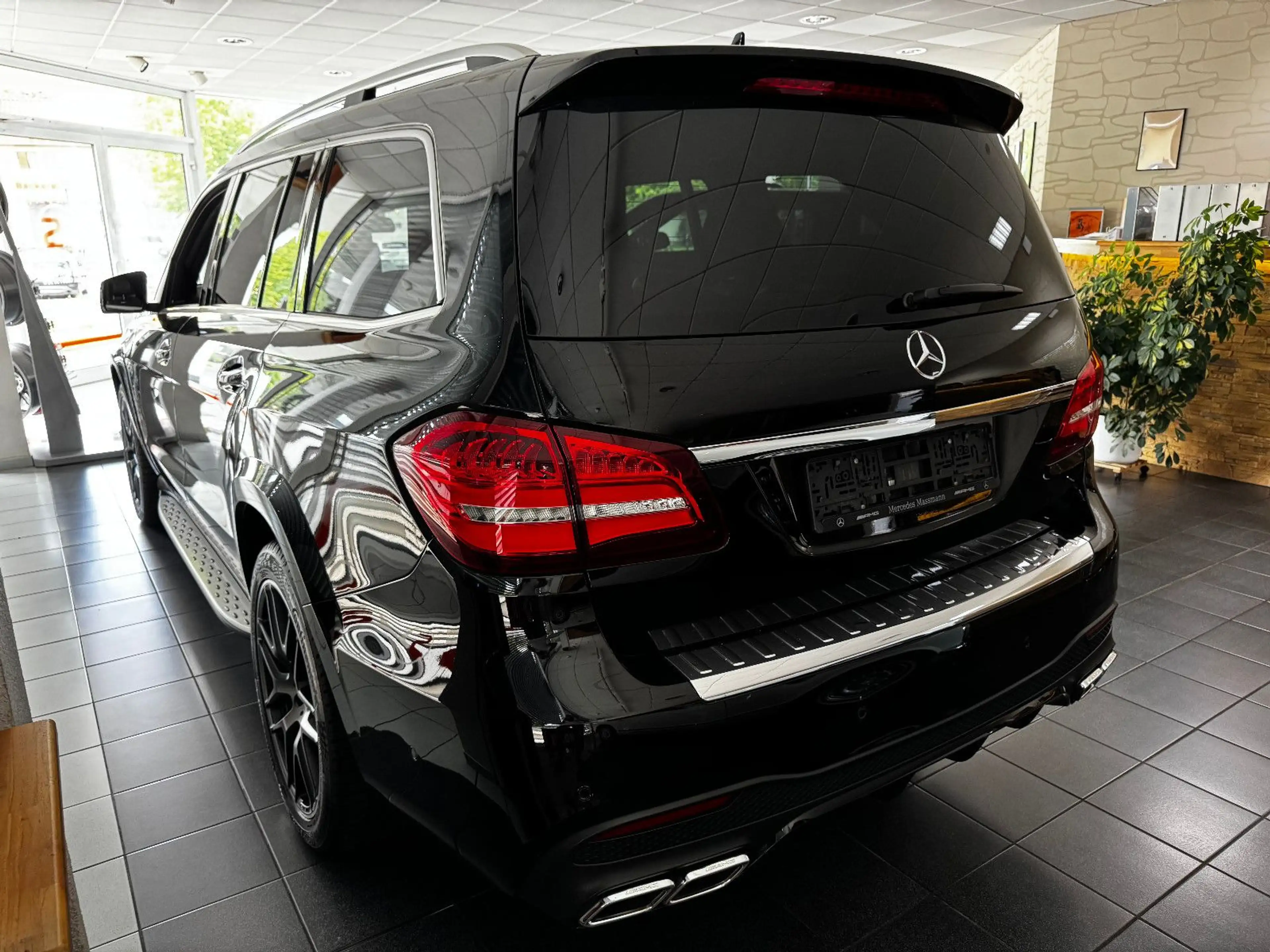 Mercedes-Benz GLS 63 AMG AMG 4M-TV+STANDHZG+PANO+FOND TV+DISTRONIC — photo 5