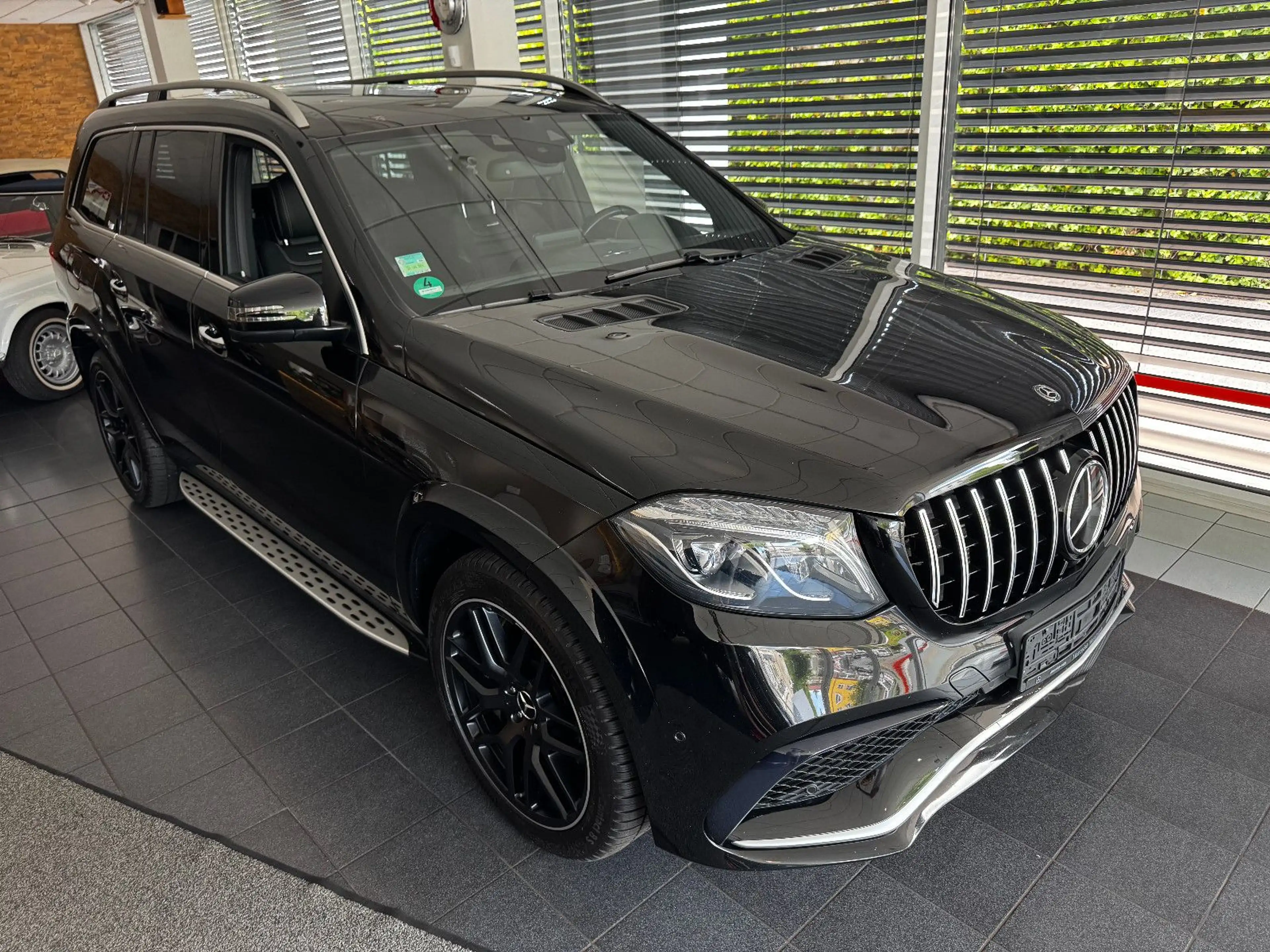 Mercedes-Benz GLS 63 AMG AMG 4M-TV+STANDHZG+PANO+FOND TV+DISTRONIC — photo 2