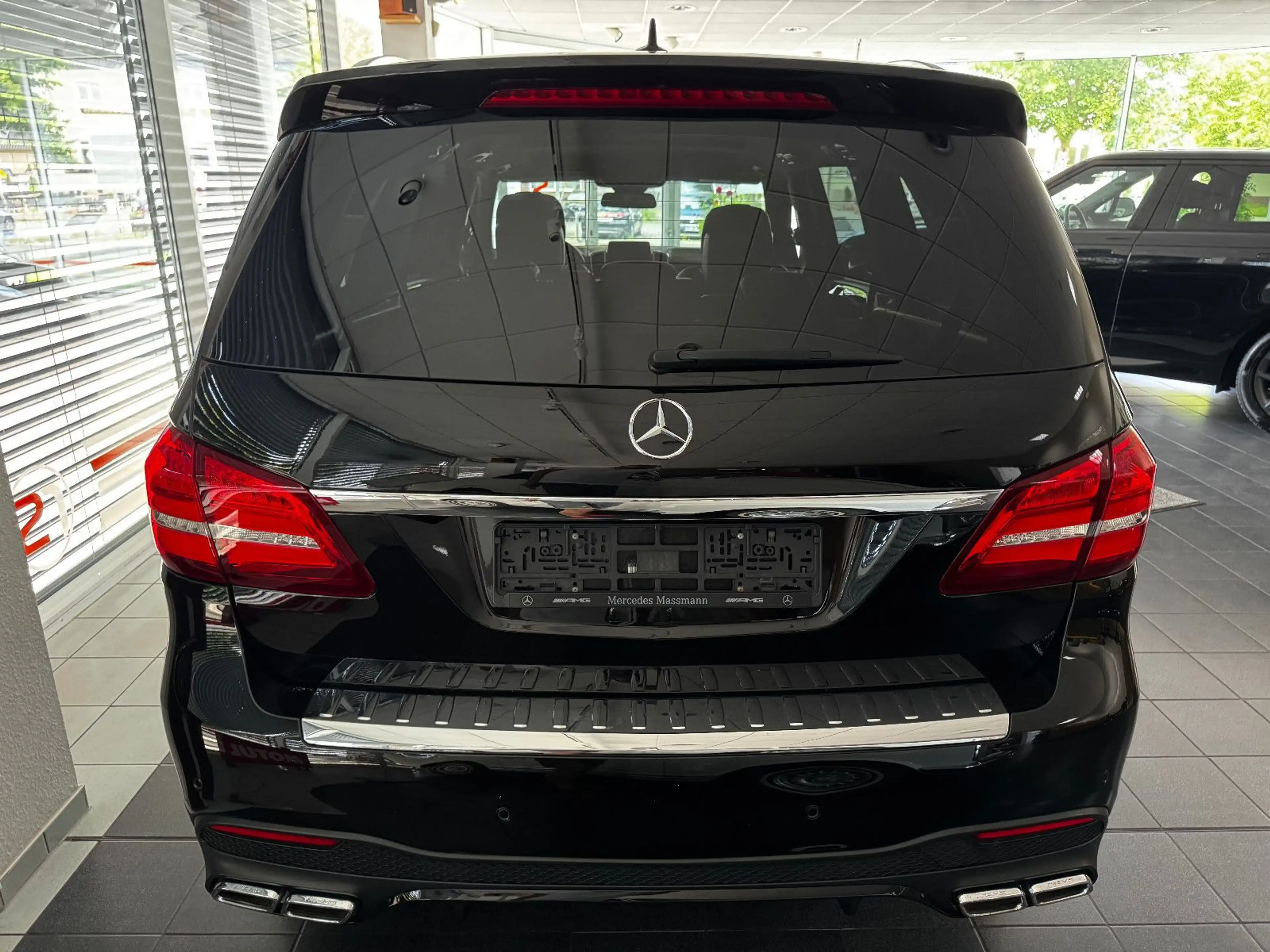 Mercedes-Benz GLS 63 AMG AMG 4M-TV+STANDHZG+PANO+FOND TV+DISTRONIC — photo 6