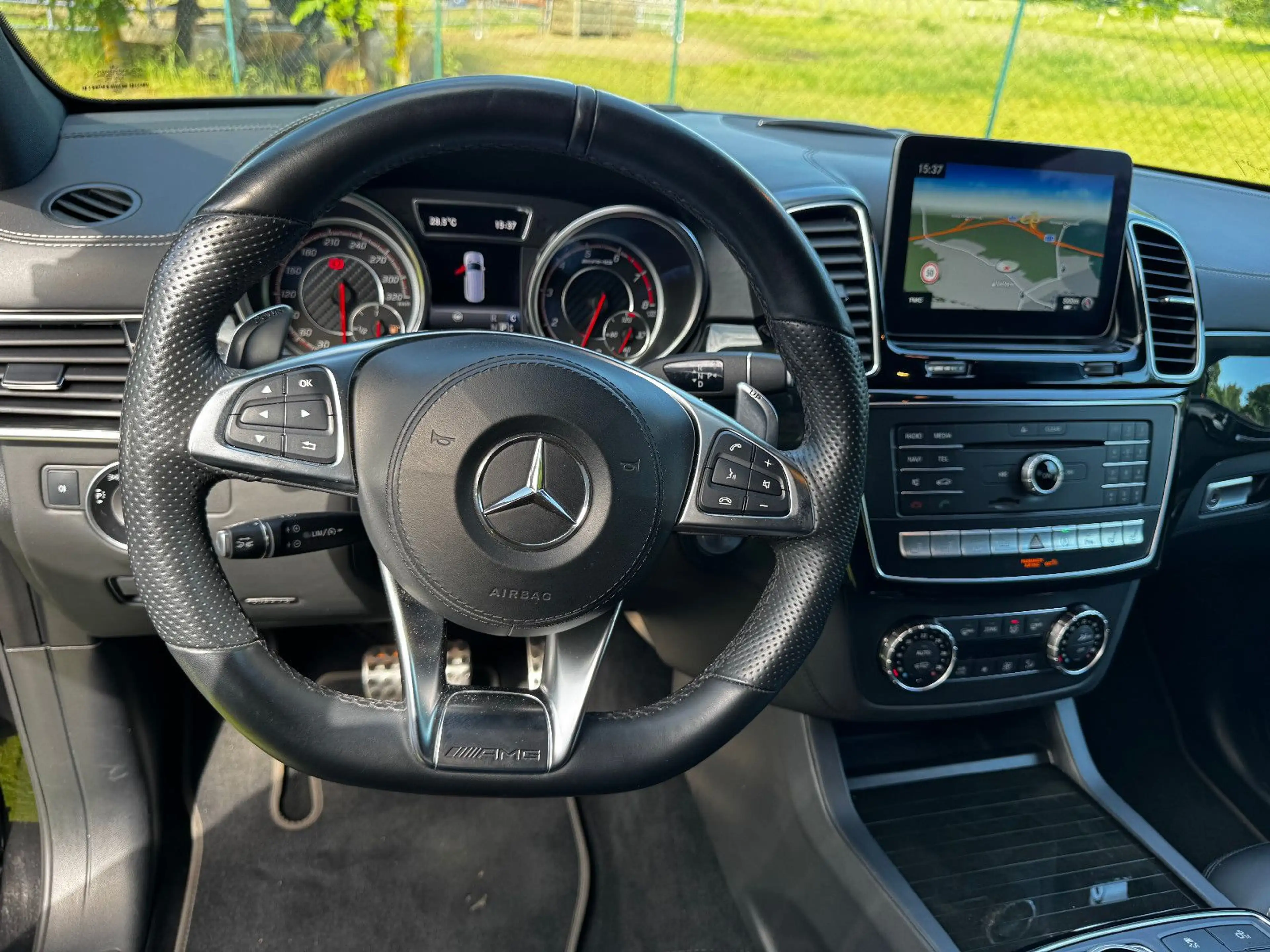 Mercedes-Benz GLS 63 AMG AMG 4M-TV+STANDHZG+PANO+FOND TV+DISTRONIC — photo 15