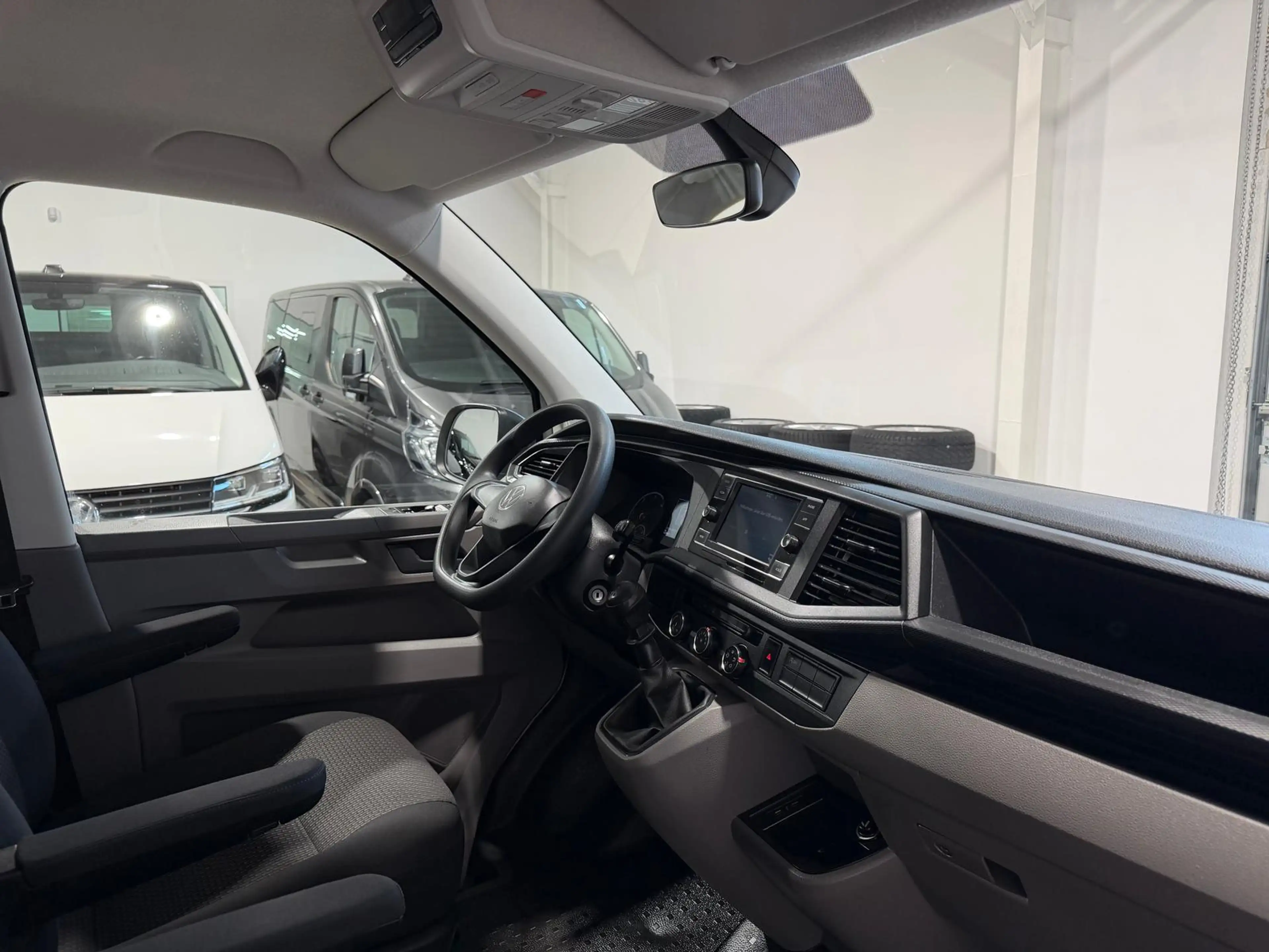 Volkswagen T6.1 Transporter -Doka(5-Si.),4Motion,lang,Standh — photo 10