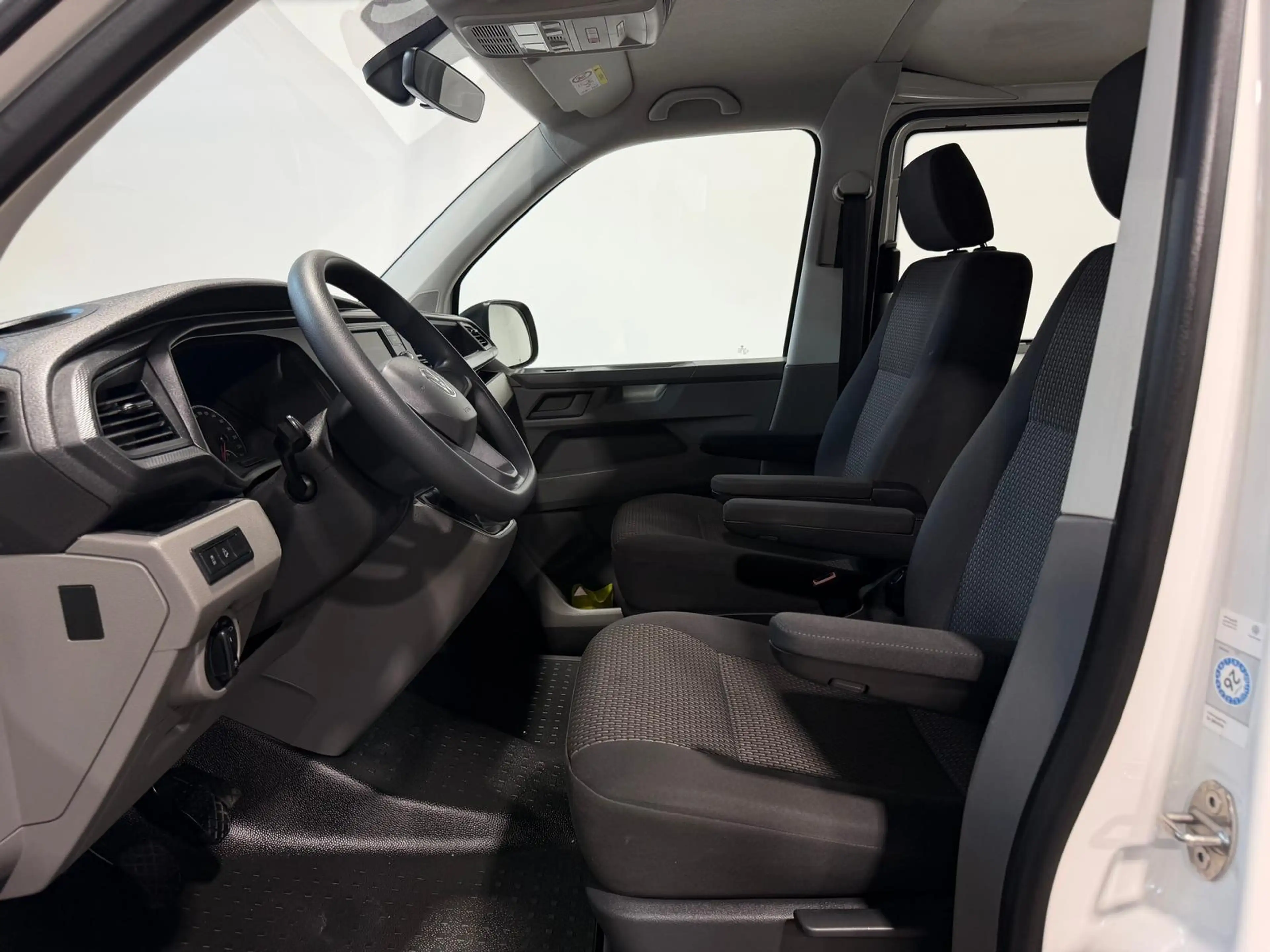 Volkswagen T6.1 Transporter -Doka(5-Si.),4Motion,lang,Standh — photo 14