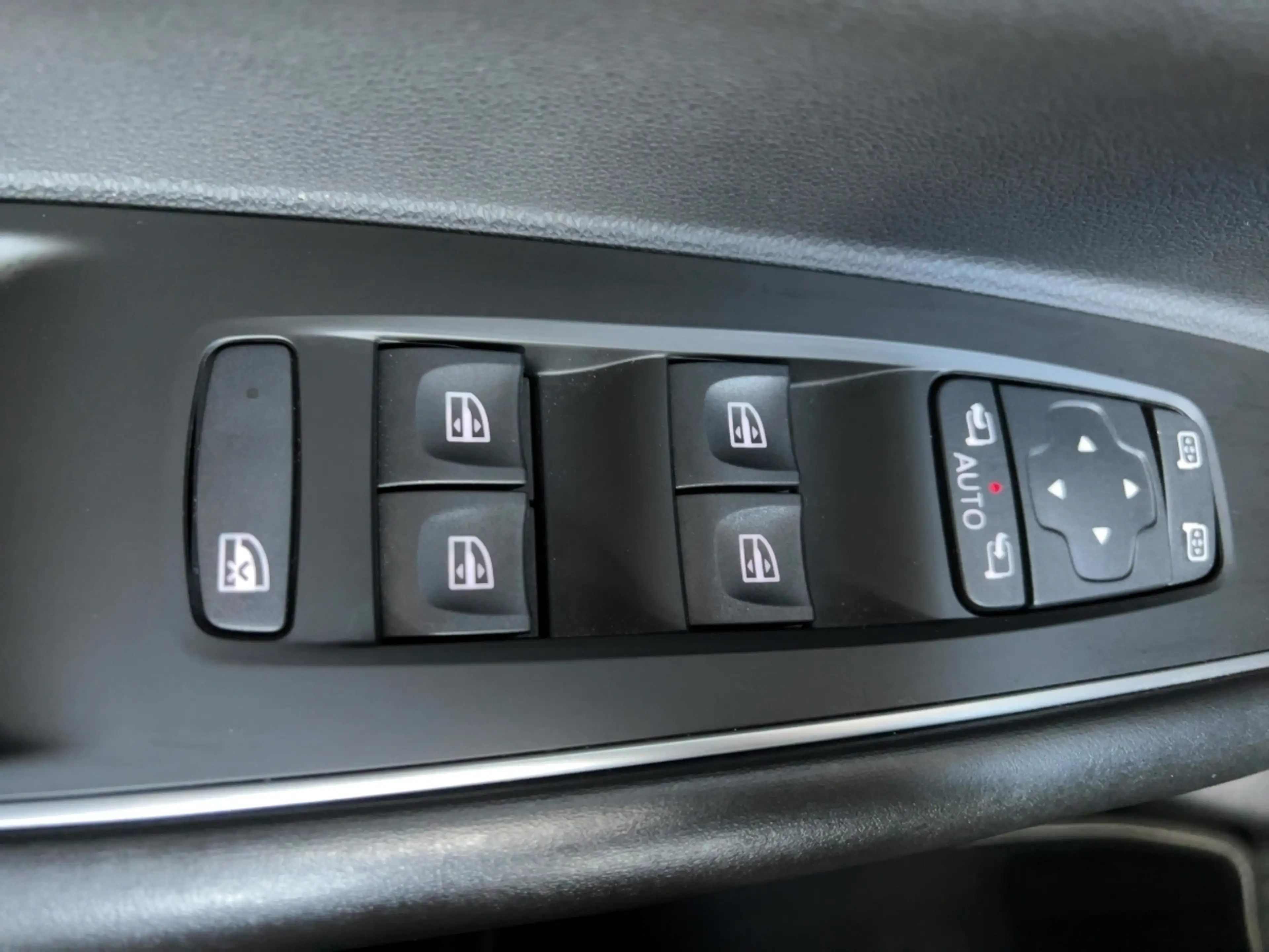 Renault Koleos INITIALE PARIS BLUE dCi 185 4WD X-tronic — photo 18