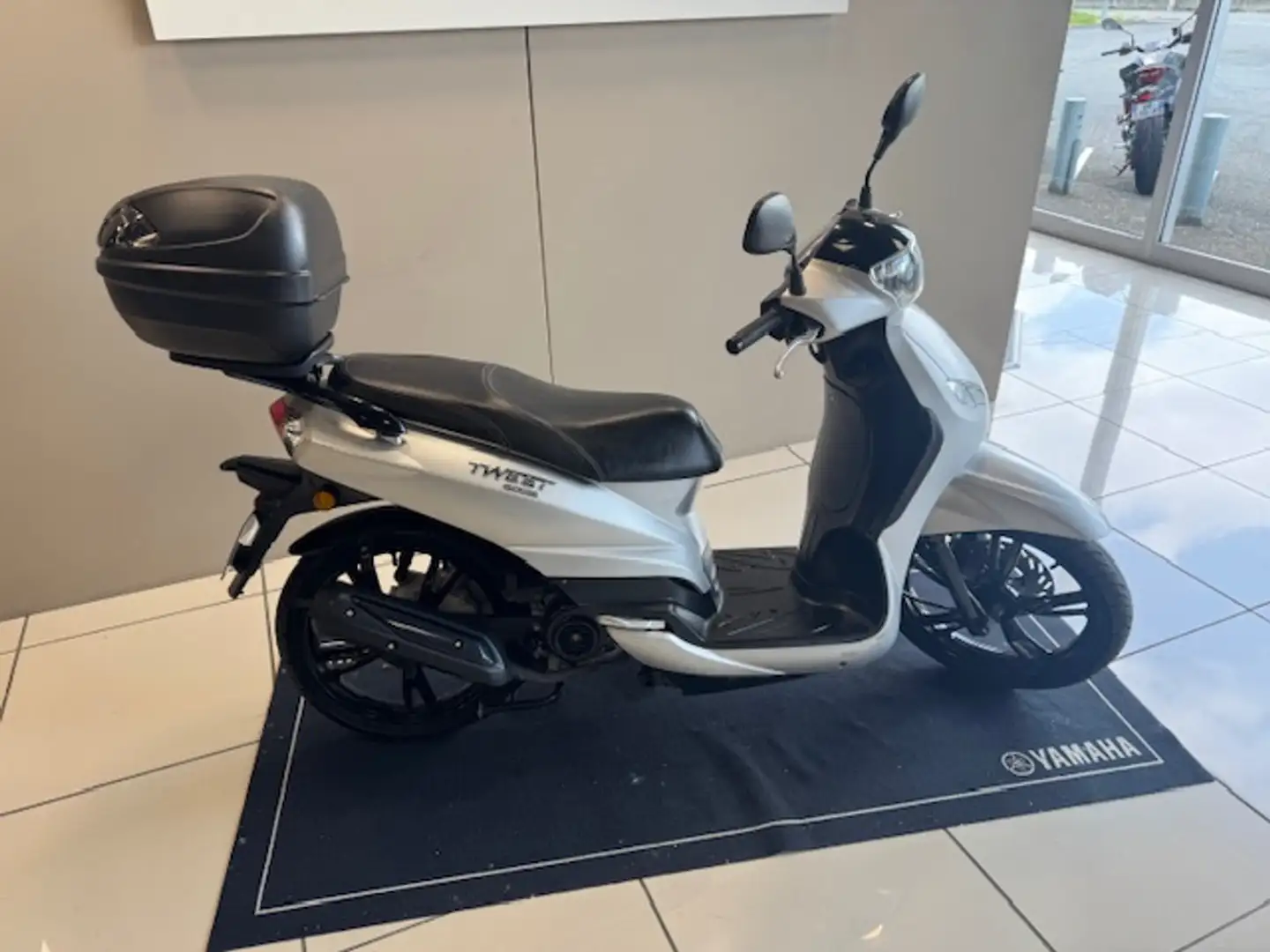 Peugeot Tweet - 2