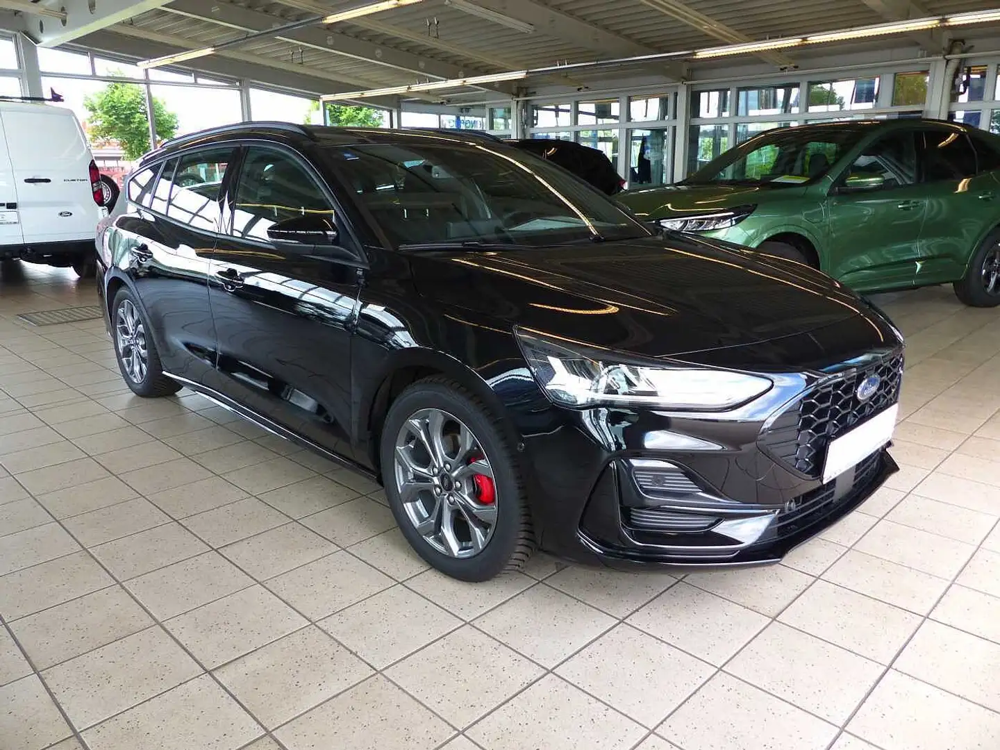 Ford Focus Turnier 1.0 EcoB. Hybrid ST-LINE iACC,Navi Schwarz - 2