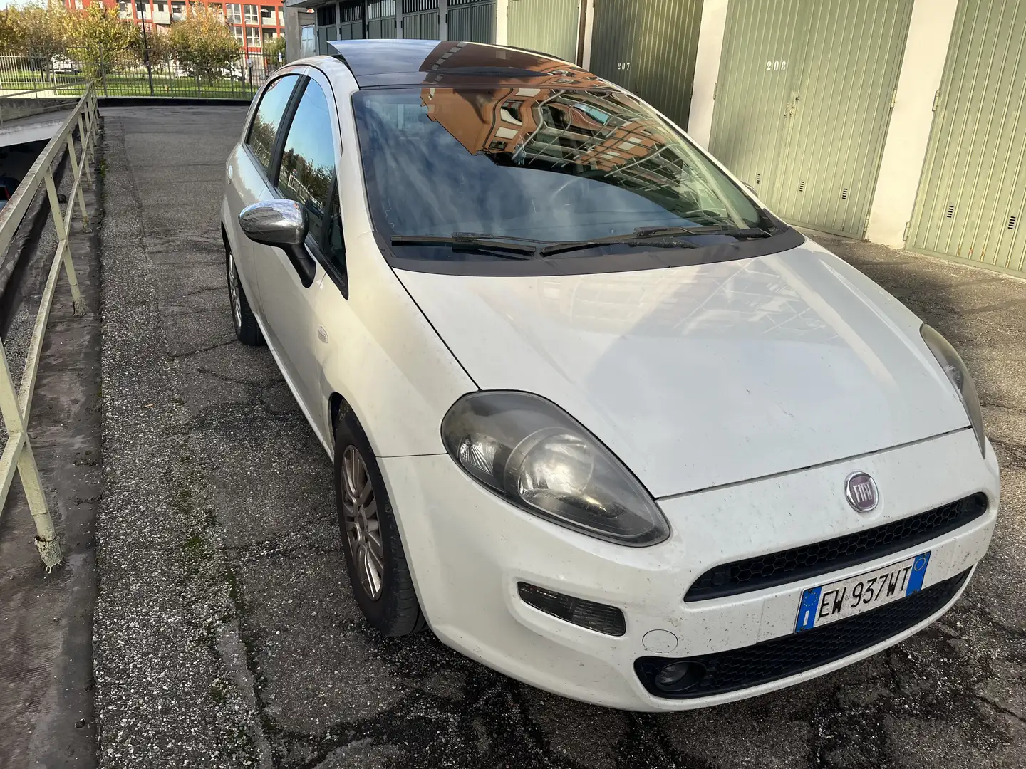 Fiat Punto Punto III 2012 5porte 1.3 mjt II 16v Lounge eco Bianco - 2