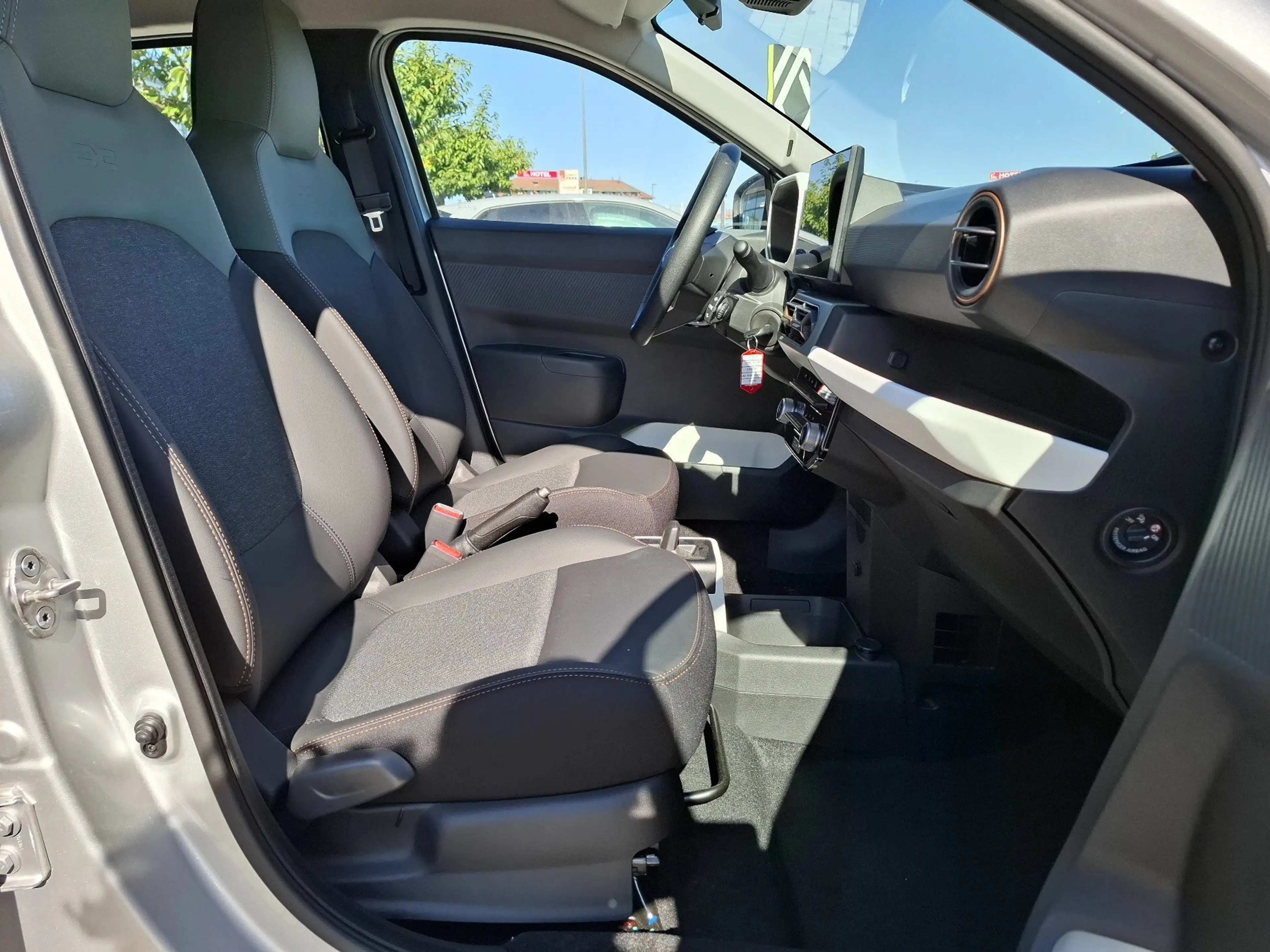 Dacia Spring Extreme electric 100 — photo 11