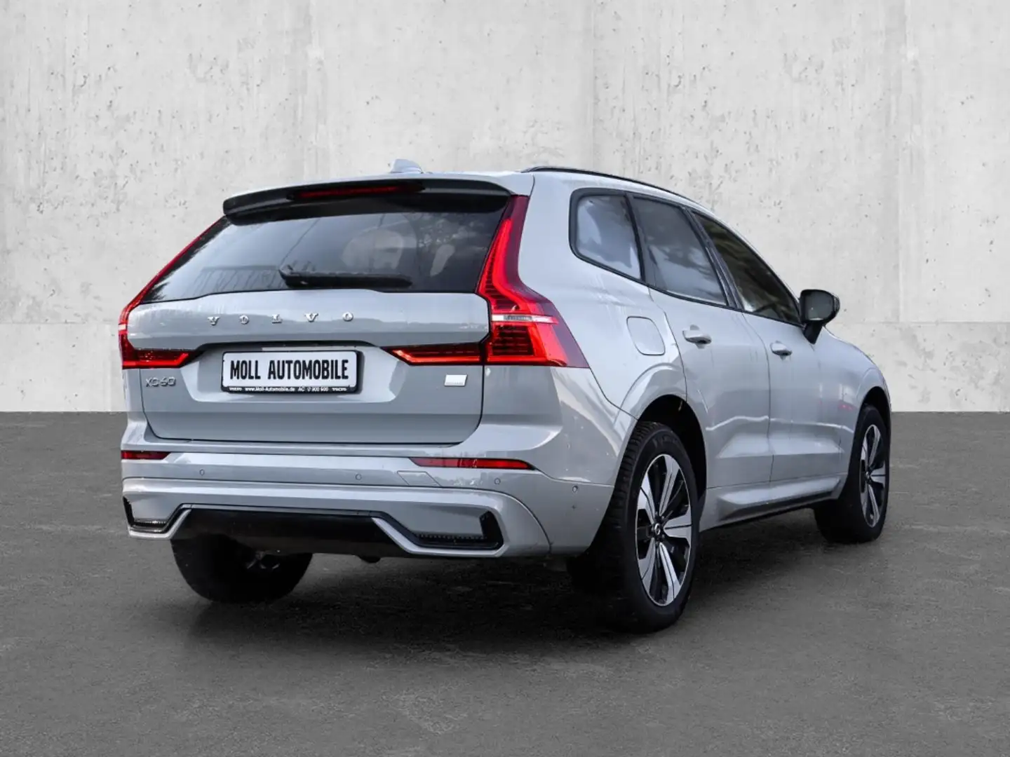 Volvo XC60 Plus Dark Recharge Plug-In Hybrid AWD T6 Twin Engi Grau - 2