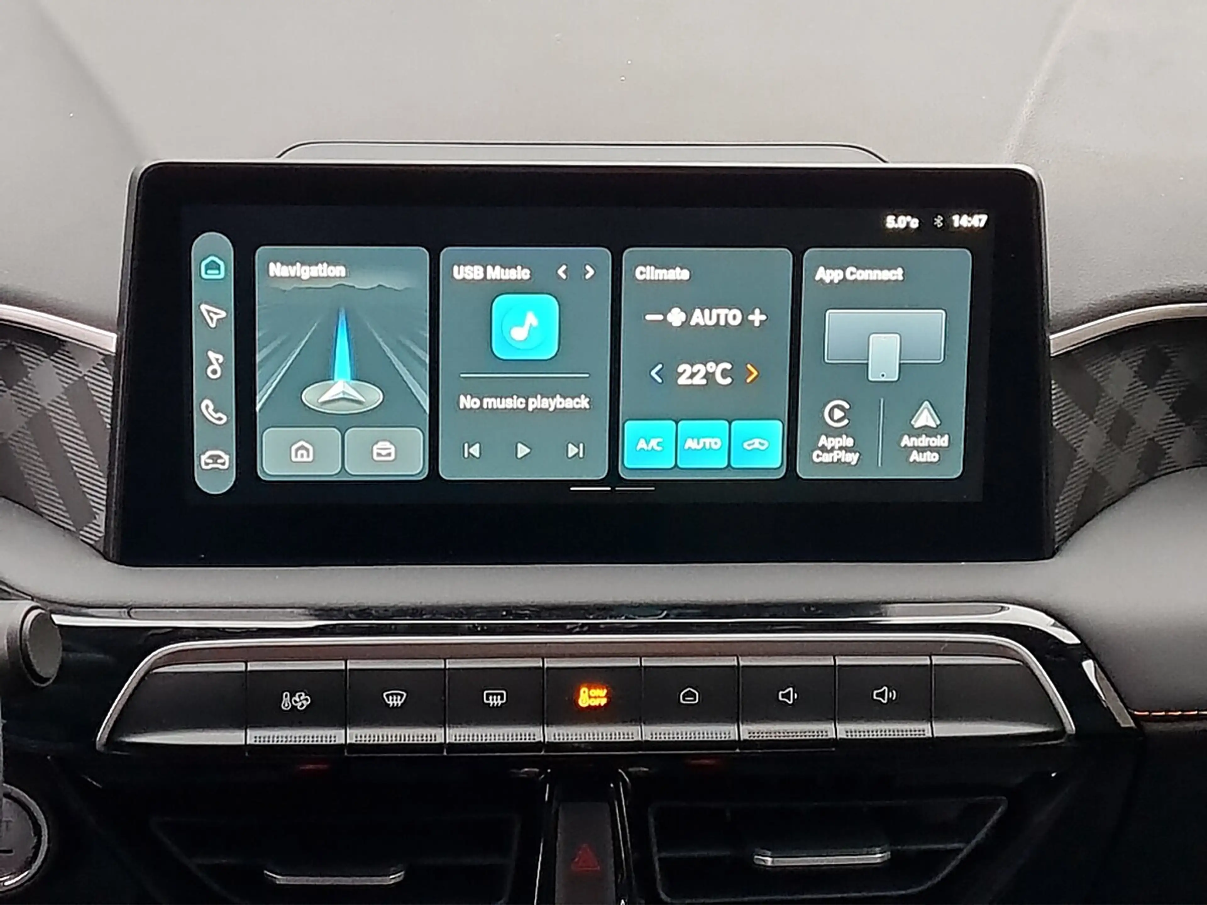MG MG3 Hybrid+ Luxury — photo 13