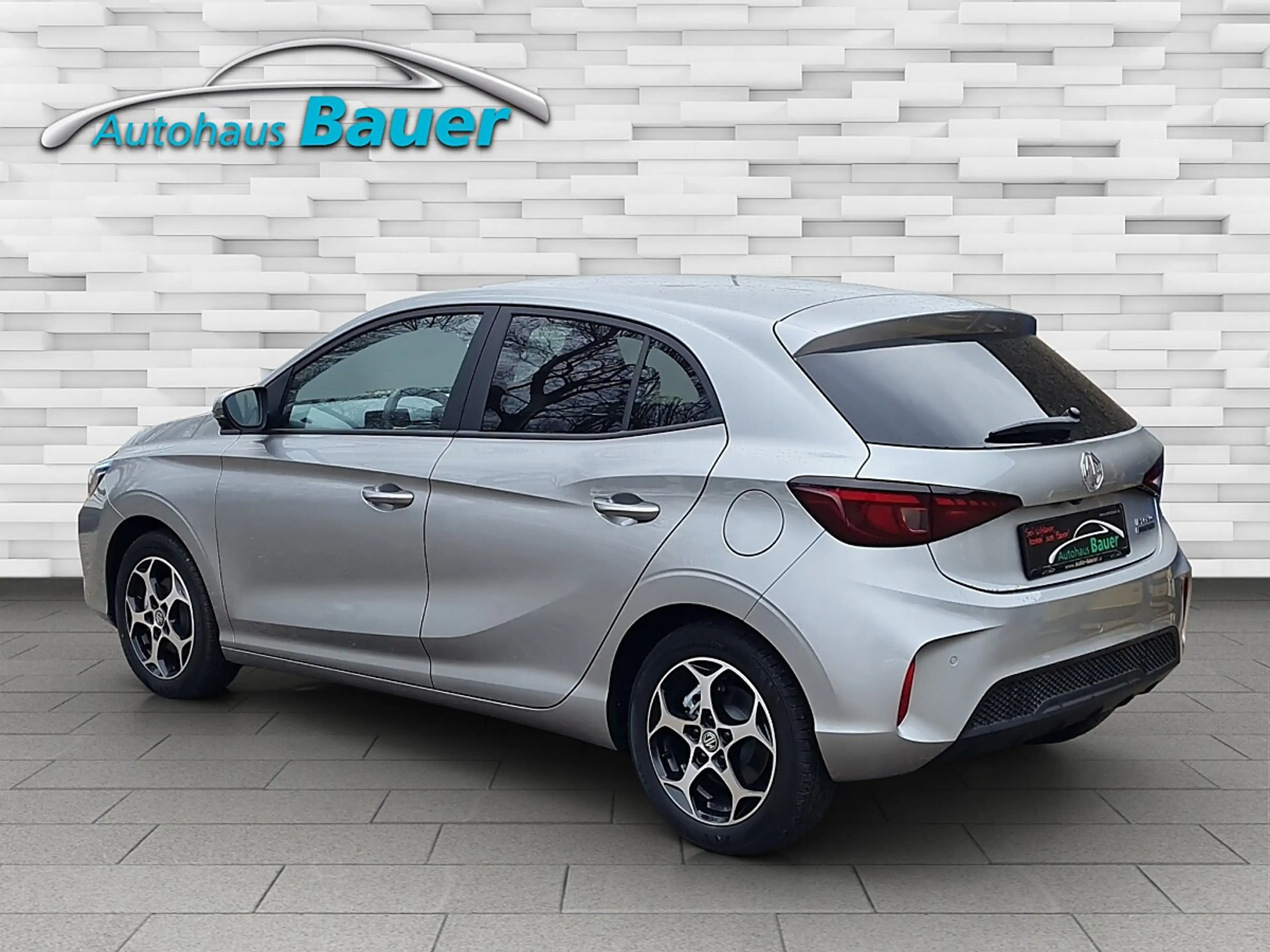 MG MG3 Hybrid+ Luxury — photo 3
