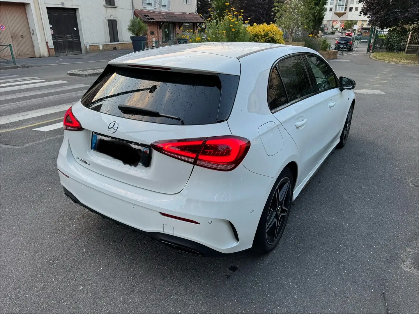 Mercedes-Benz A 250 Classe A 250 e 8G-DCT AMG Line Blanc - 2