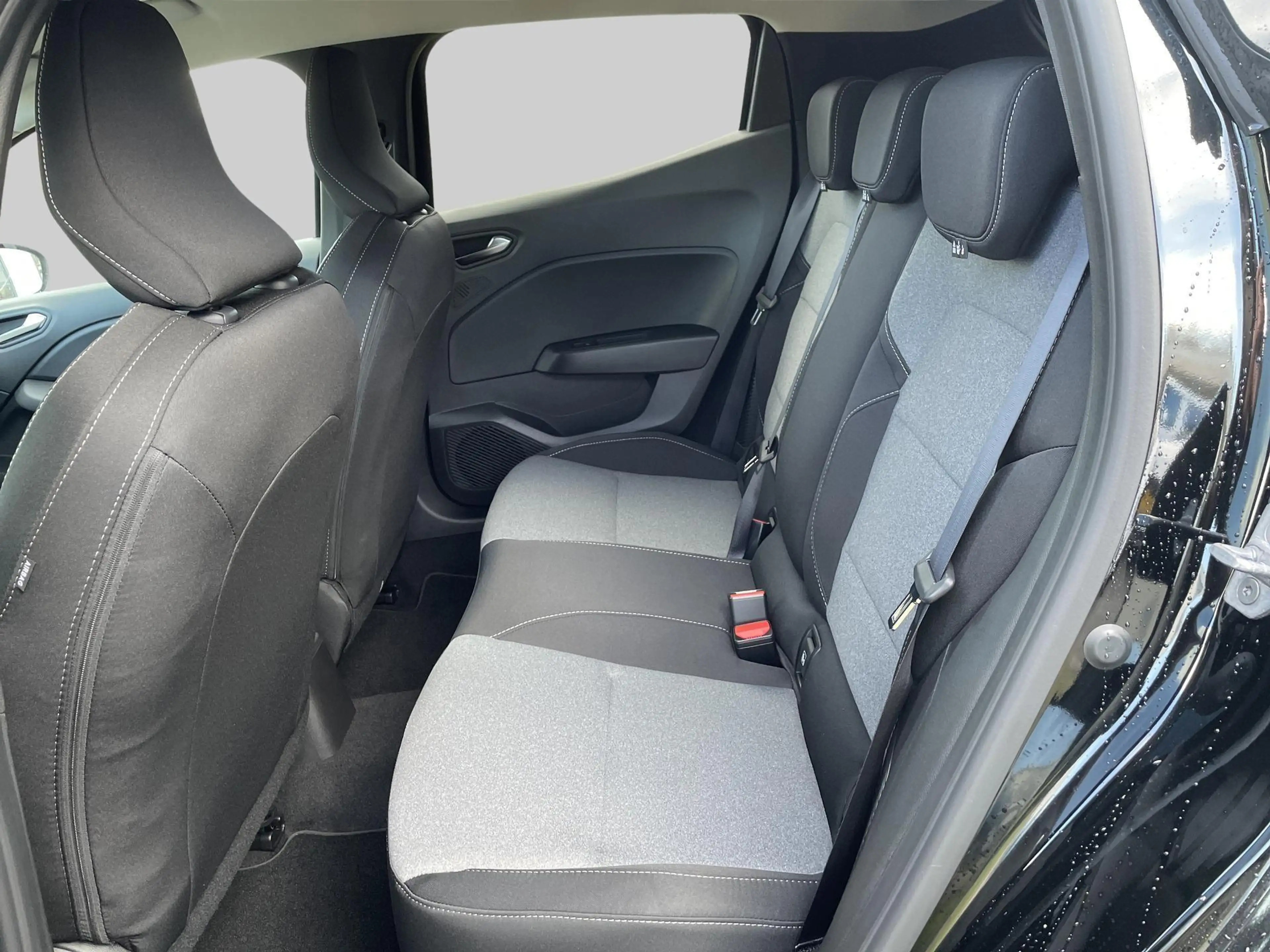 Mitsubishi Colt 1.6 HEV Intense Metaalkleur — photo 6