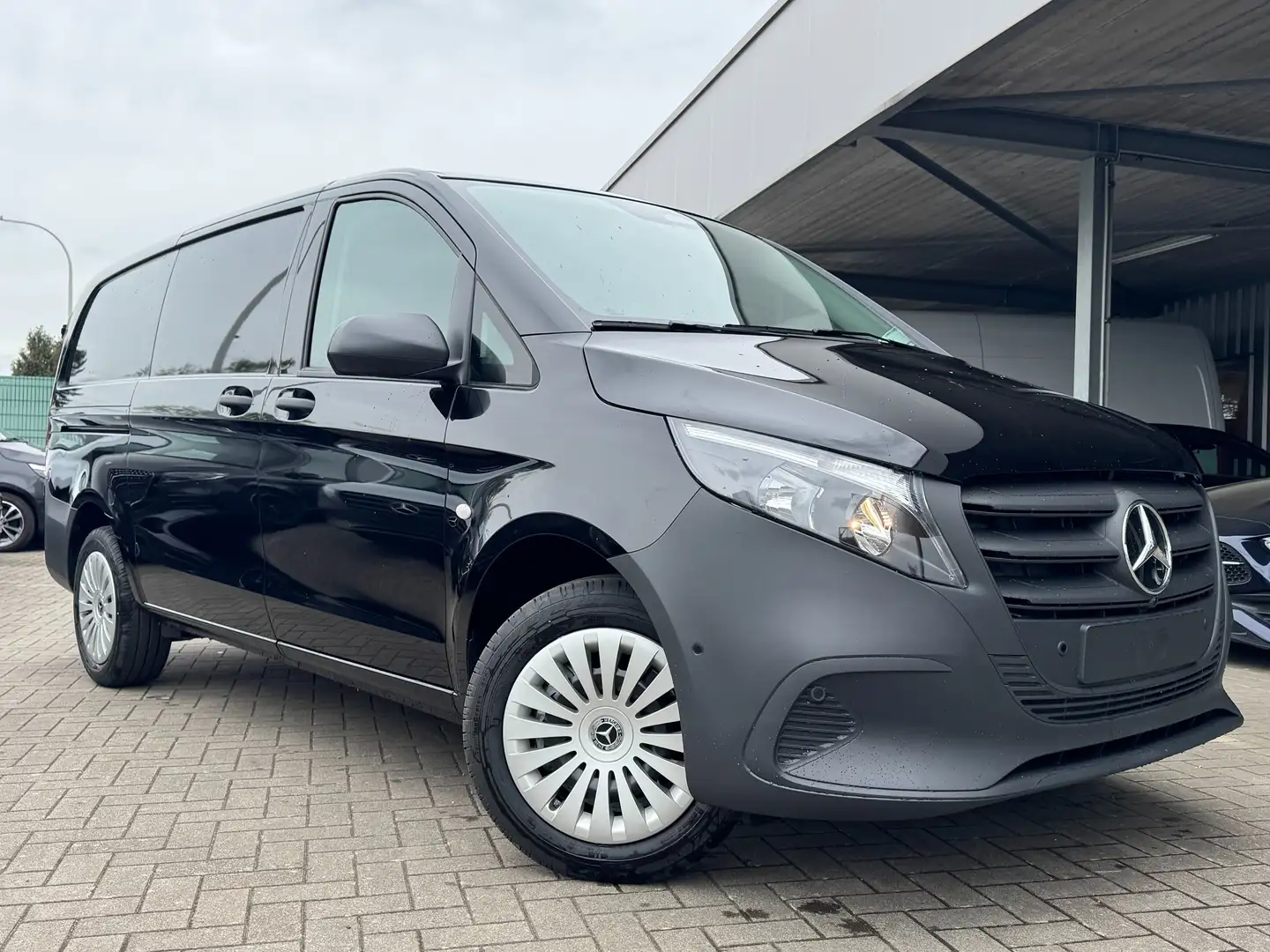 Mercedes-Benz Vito 114 pro L2/ 37.900+BTW / automaat/ facelift Noir - 1