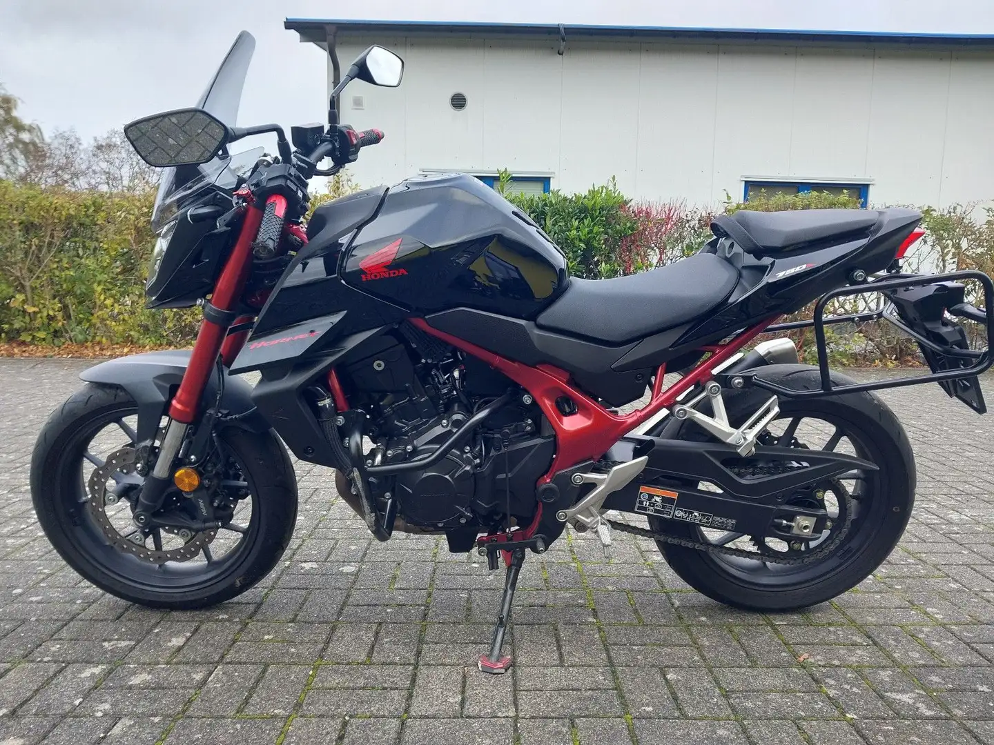 Honda CB 750 HORNET Schwarz - 2