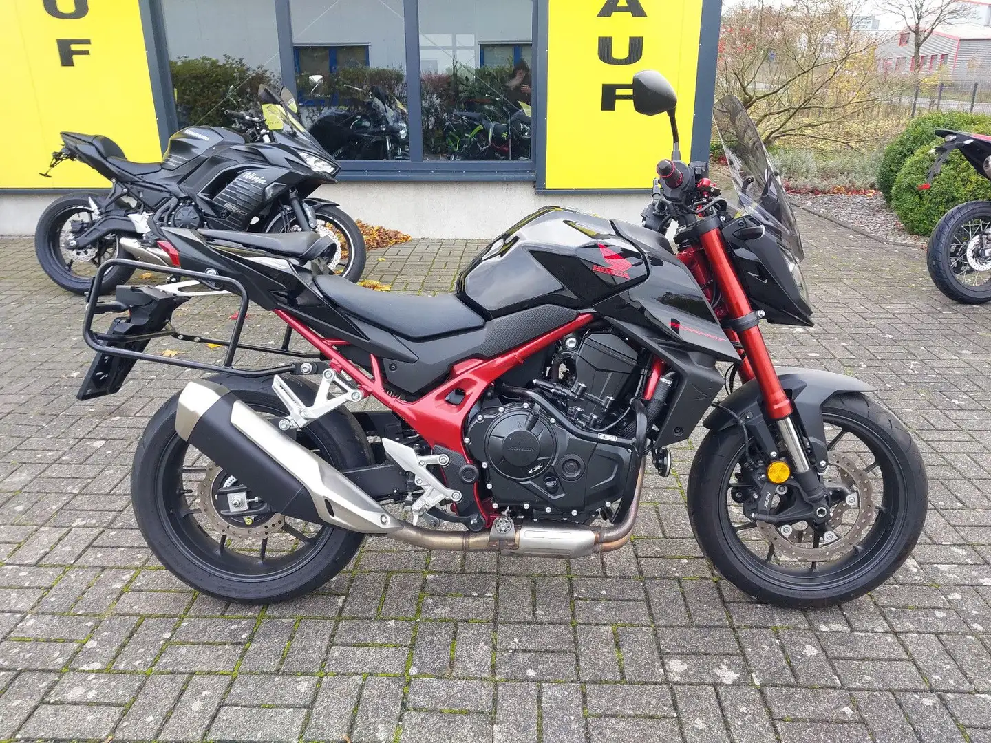 Honda CB 750 HORNET Schwarz - 1