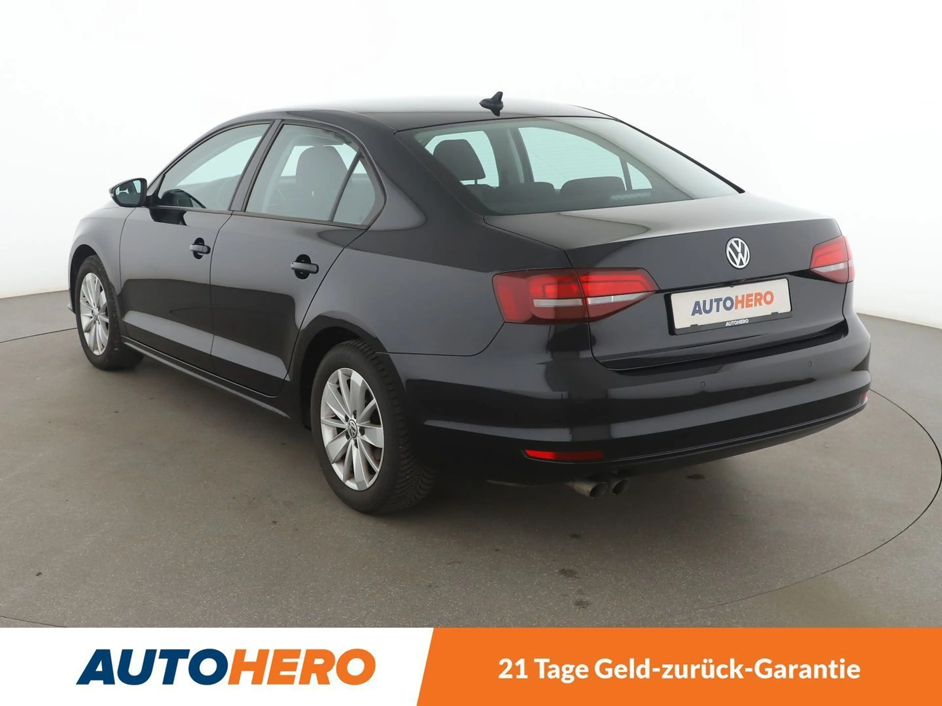 Volkswagen Jetta 2.0 TDI BM*NAVI*XENON*PDC*SHZ*KLIMA*GARANTIE* — photo 4