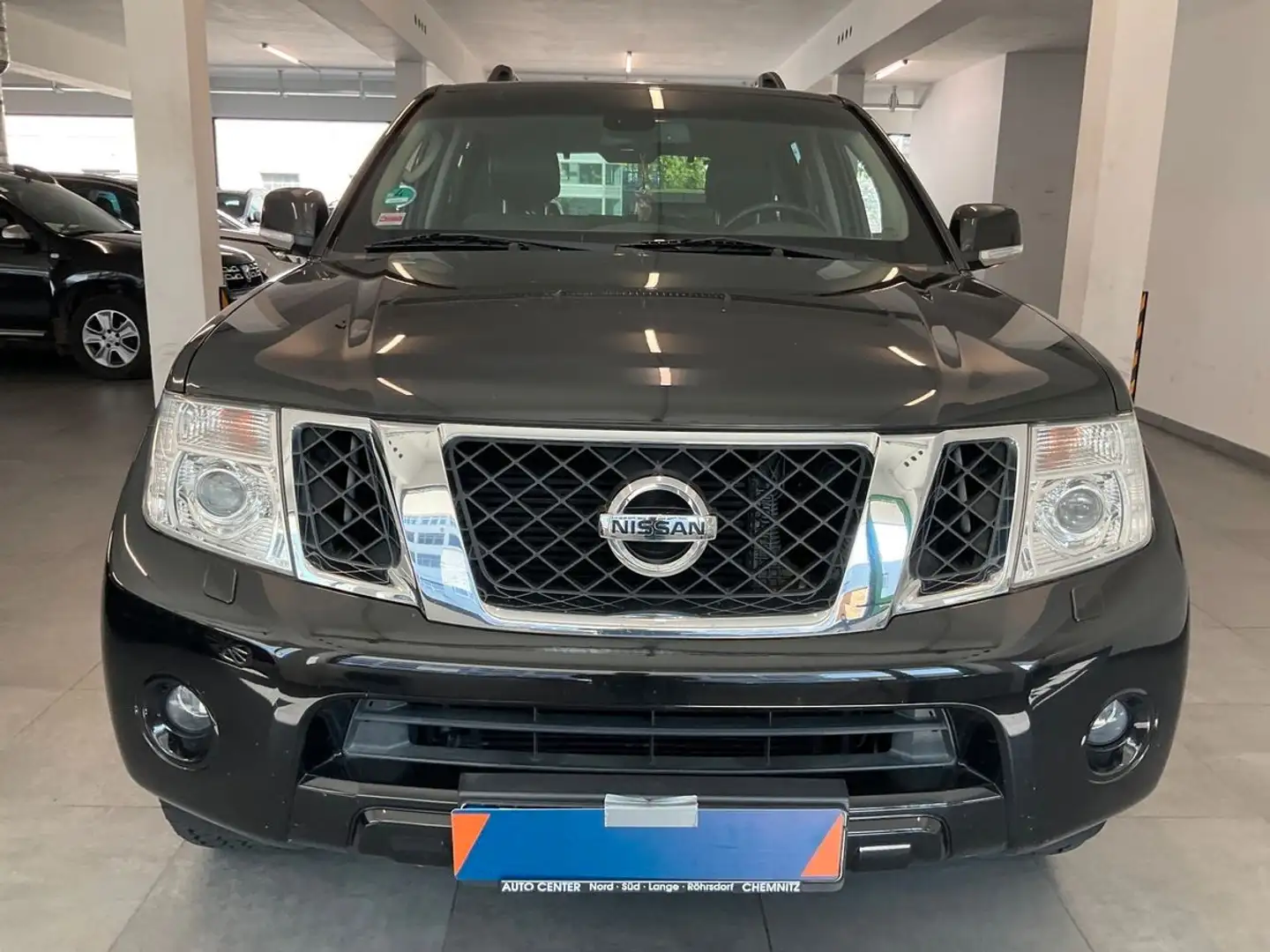 Nissan Pathfinder 2.5 dCi LE Leder/AHK/2.Hand/7.Sitze Schwarz - 2