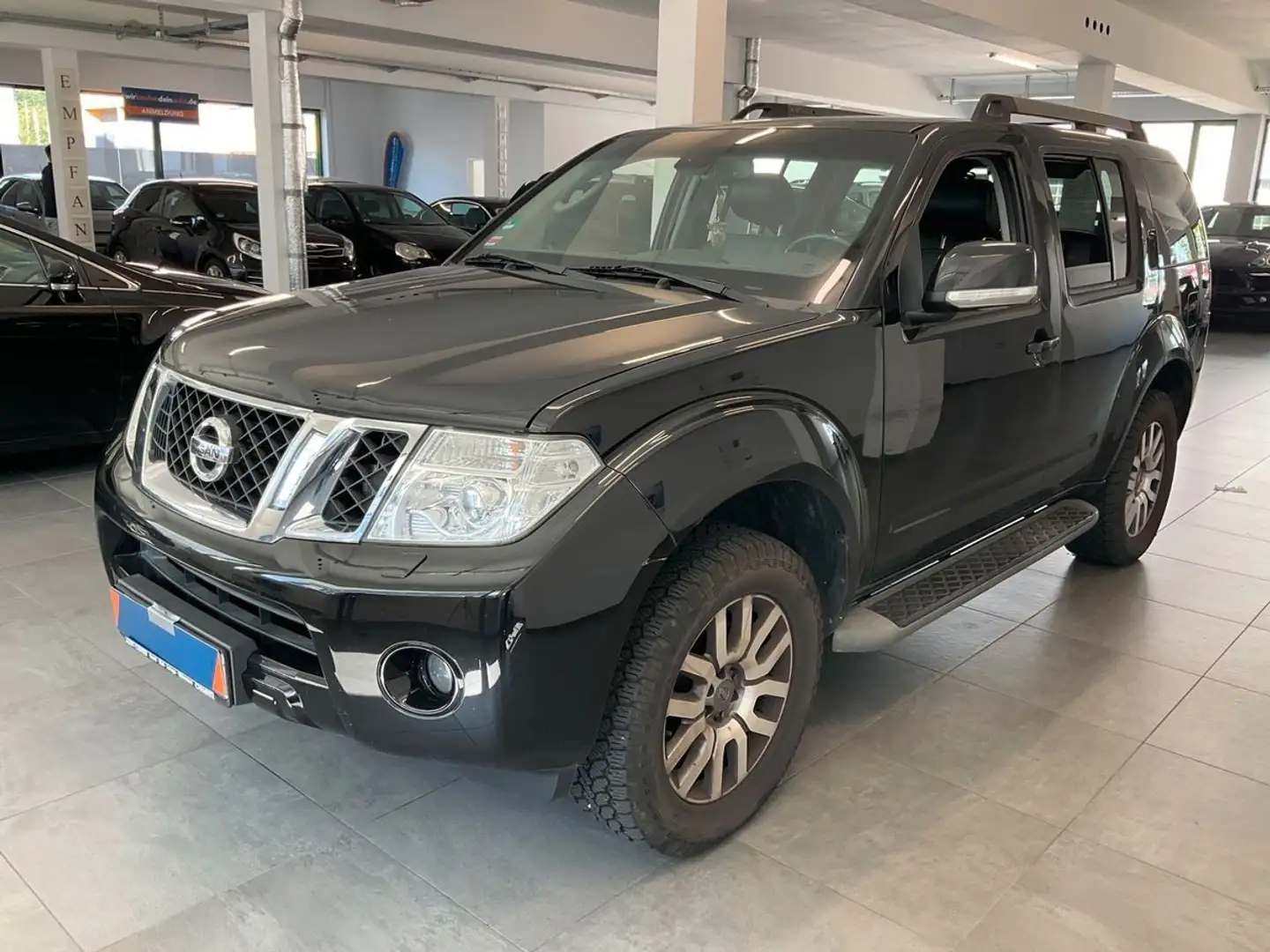 Nissan Pathfinder 2.5 dCi LE Leder/AHK/2.Hand/7.Sitze Schwarz - 1
